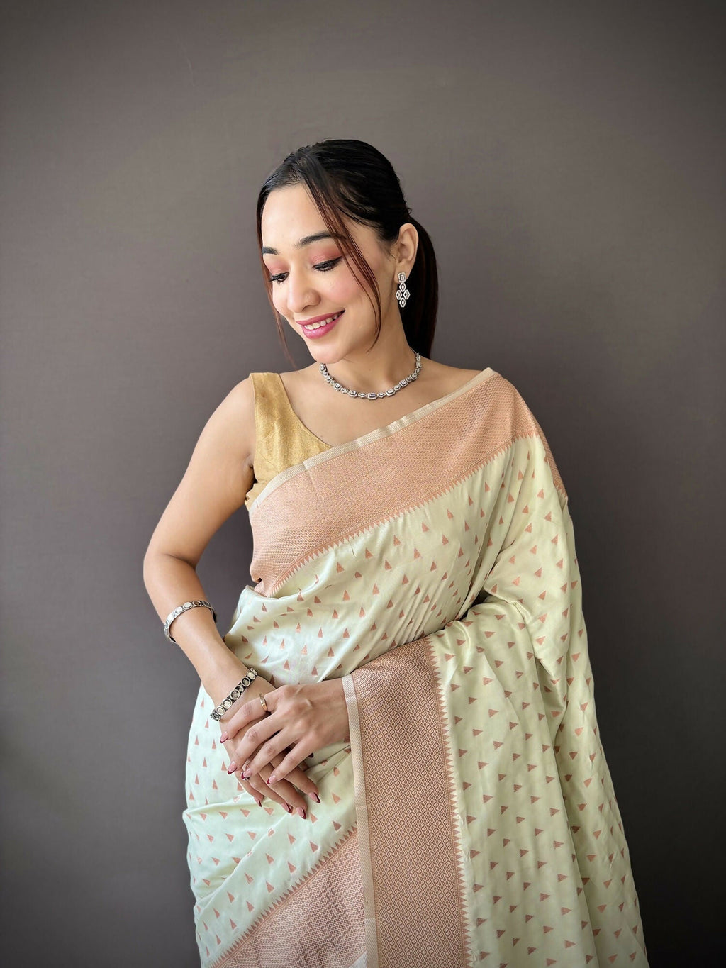 Joban Fashion Beige Jacquard Butti Soft Lichi Silk Paithani Saree