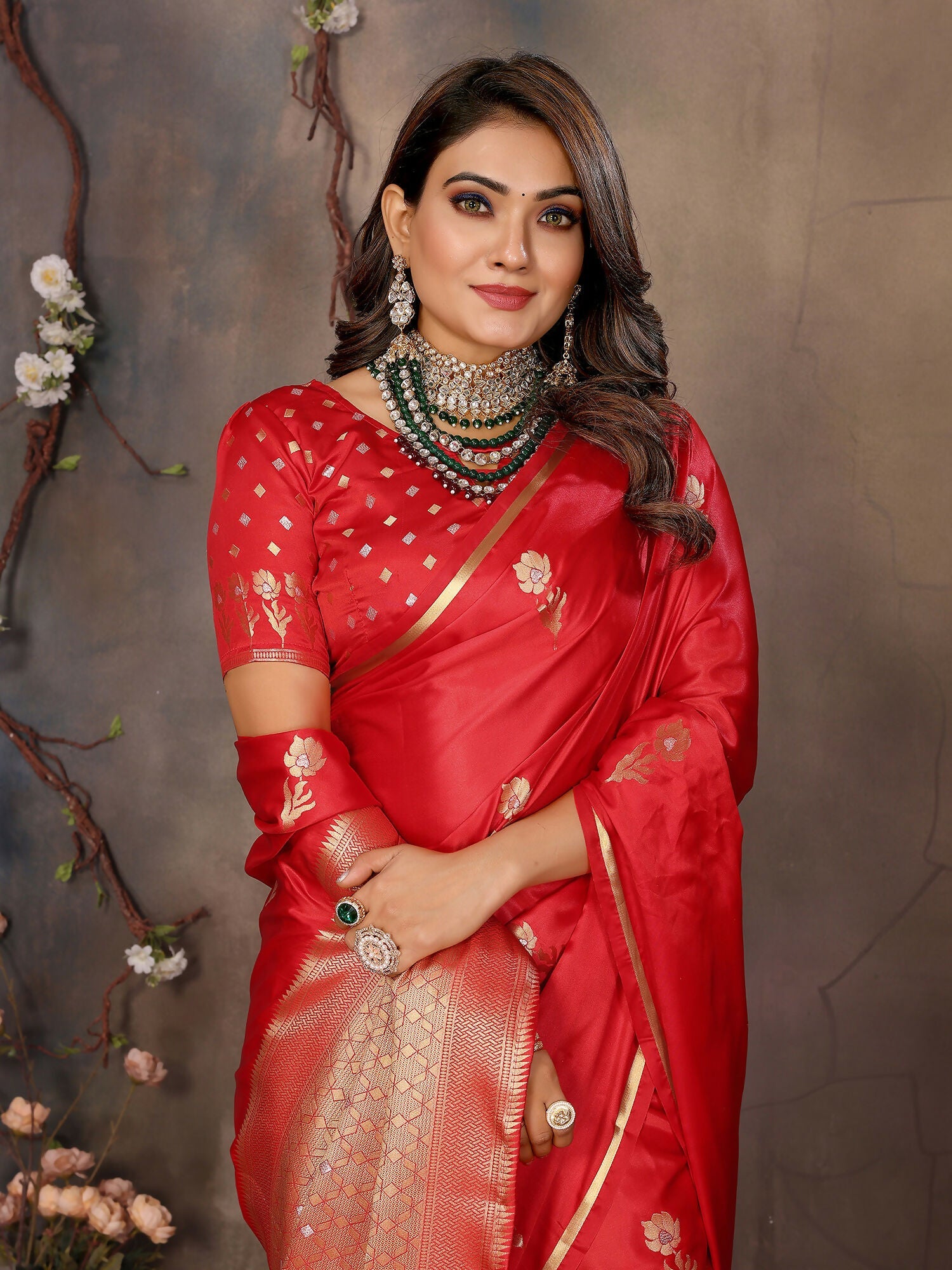Joban Fashion Red Floral & Botanical Motifs Satin Silk Banarasi Silk Saree