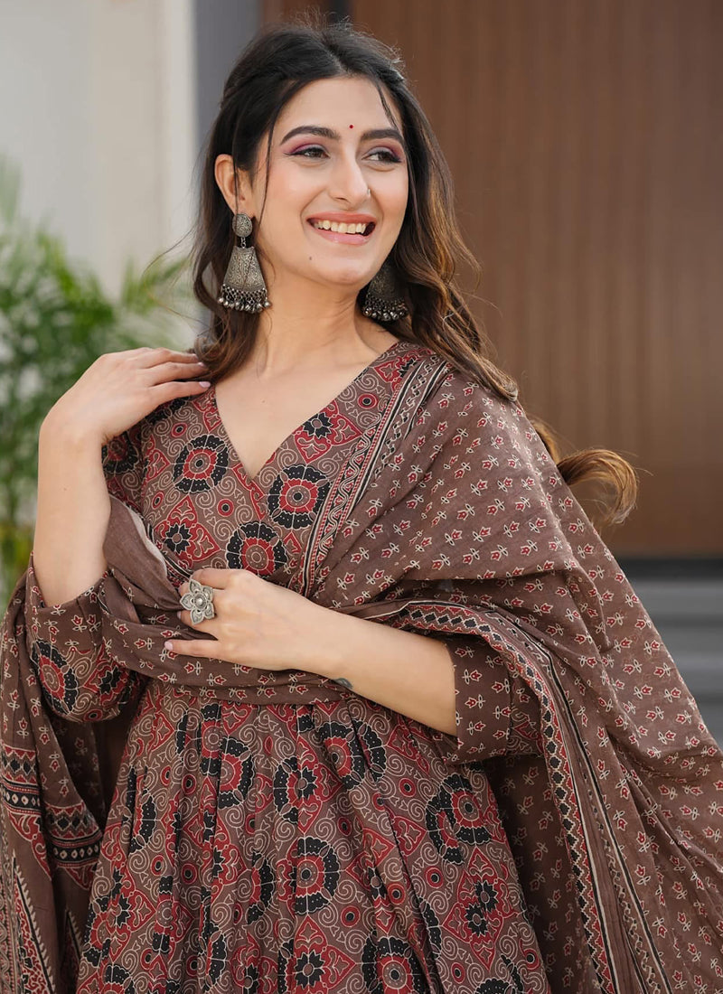 Vegaa Fashion Multi Color Muslin Digital Print Designer Salwar Suit