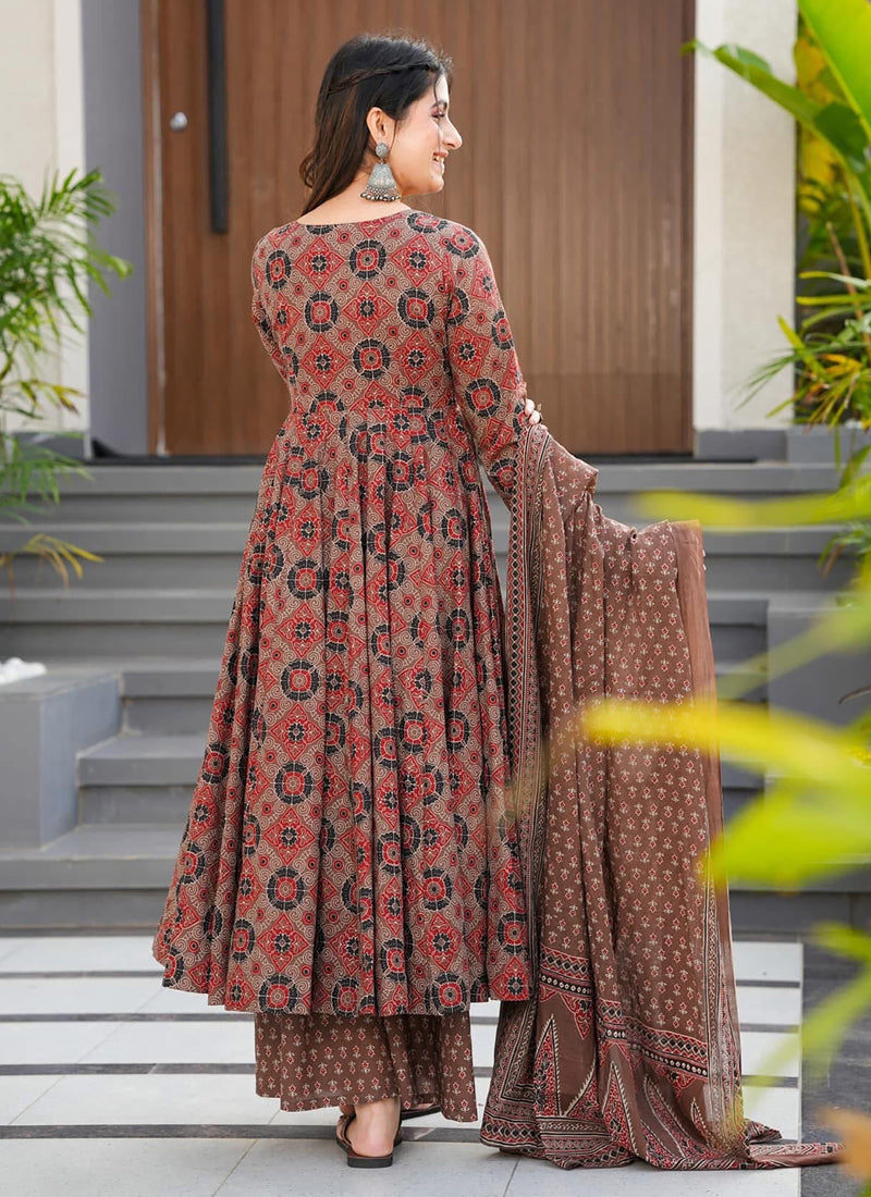 Vegaa Fashion Multi Color Muslin Digital Print Designer Salwar Suit