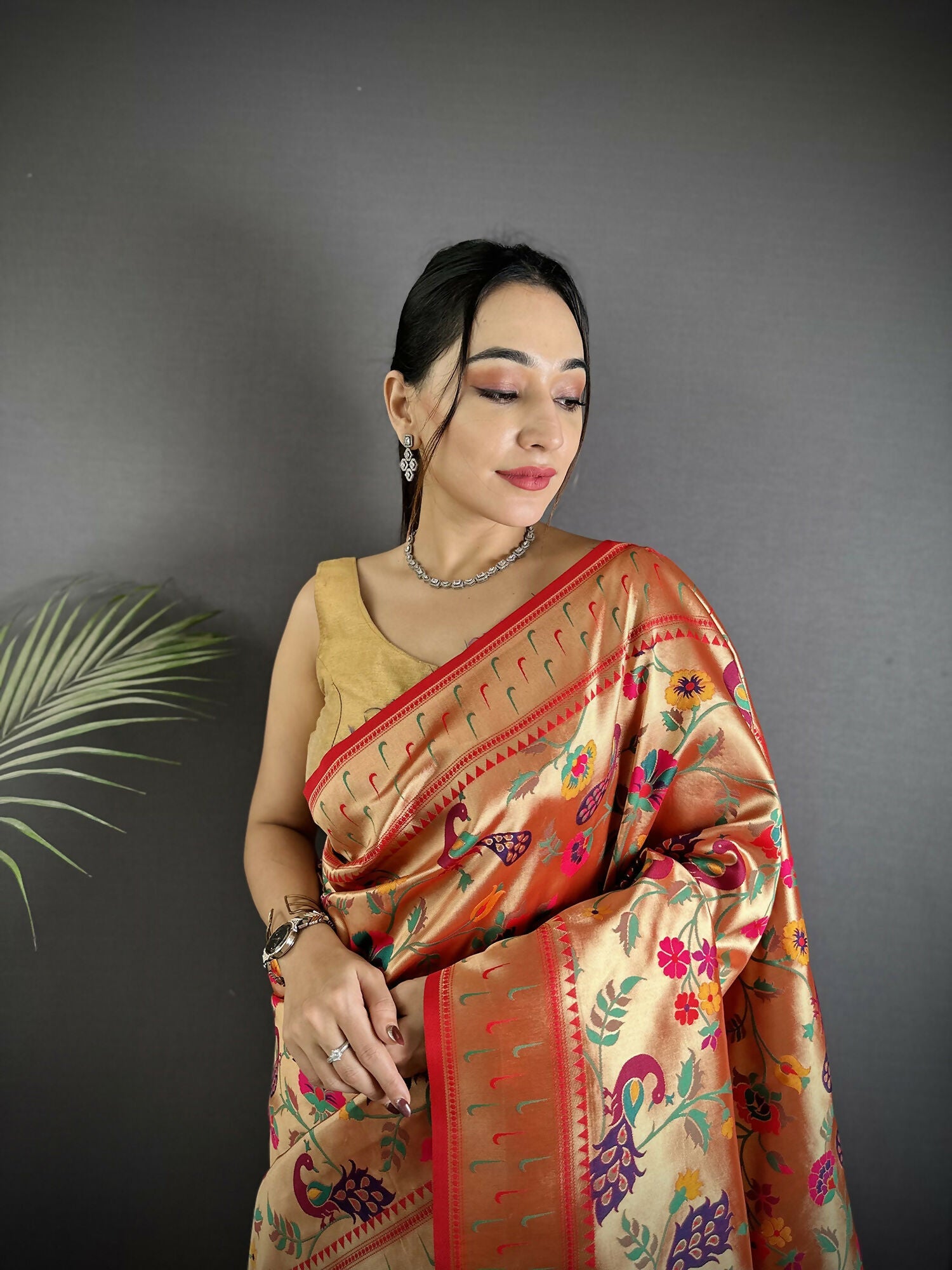Joban Fashion Pastel Red Peacocks Flowers & Leaves Soft Silk Paithani Saree