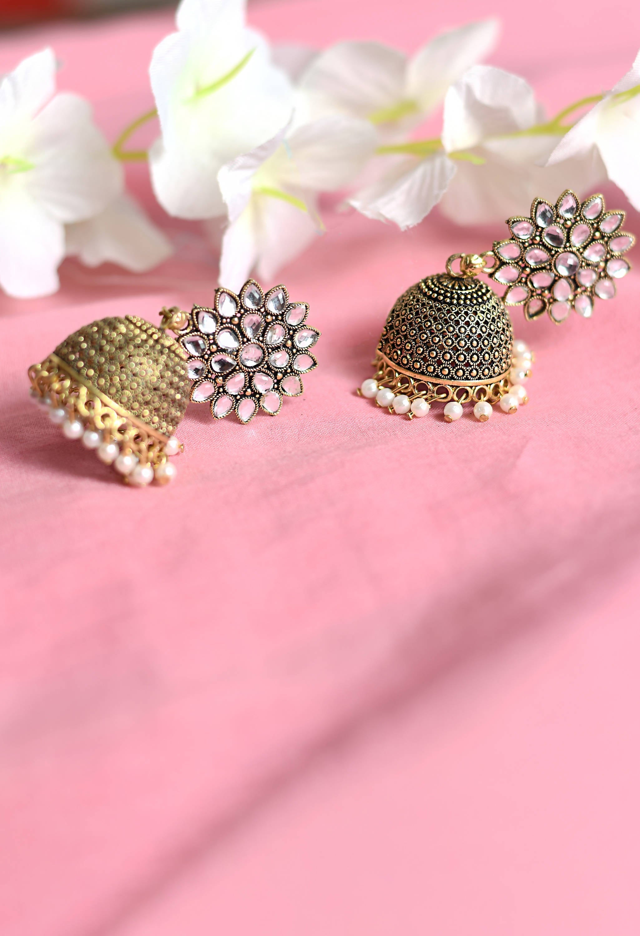 Mominos Fashion Johar Kamal Beautiful Kundan Work Jhumka With White Beads