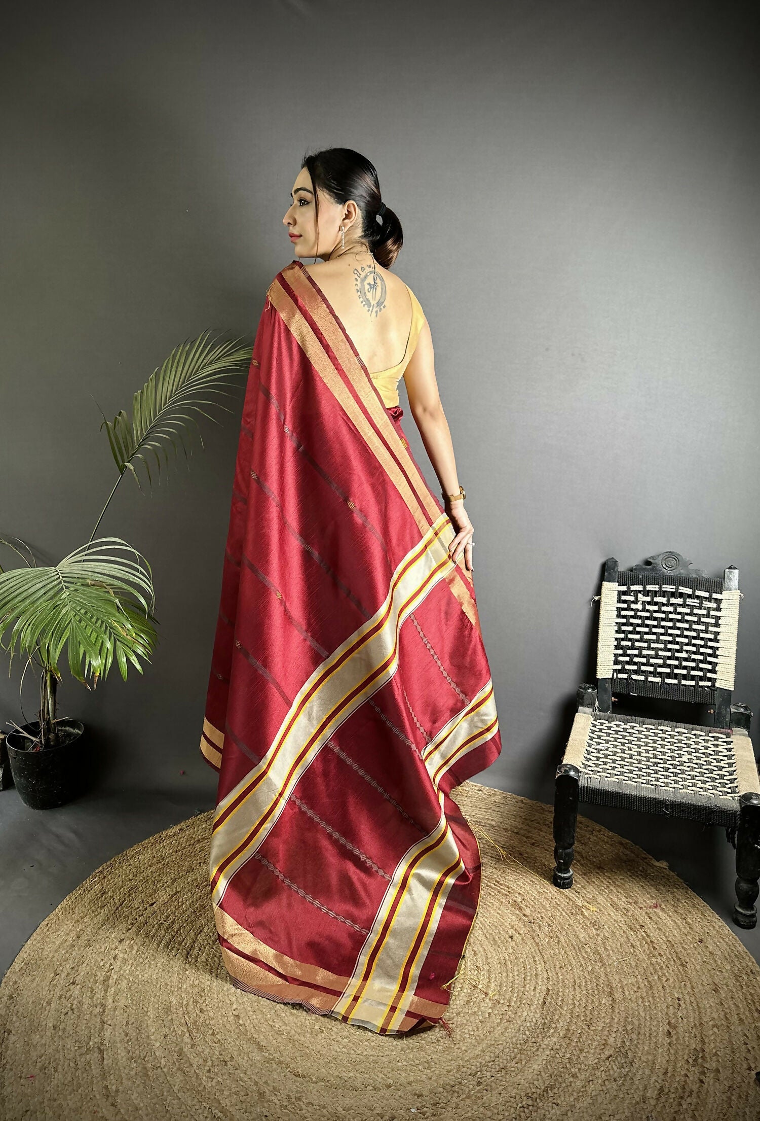 Joban Fashion Red Woven Pattern Raw Silk Kanjivaram Silk Saree