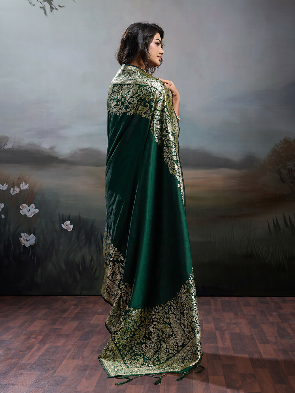 Shree Shyam Fashion Dark Green Silk Blend Saree