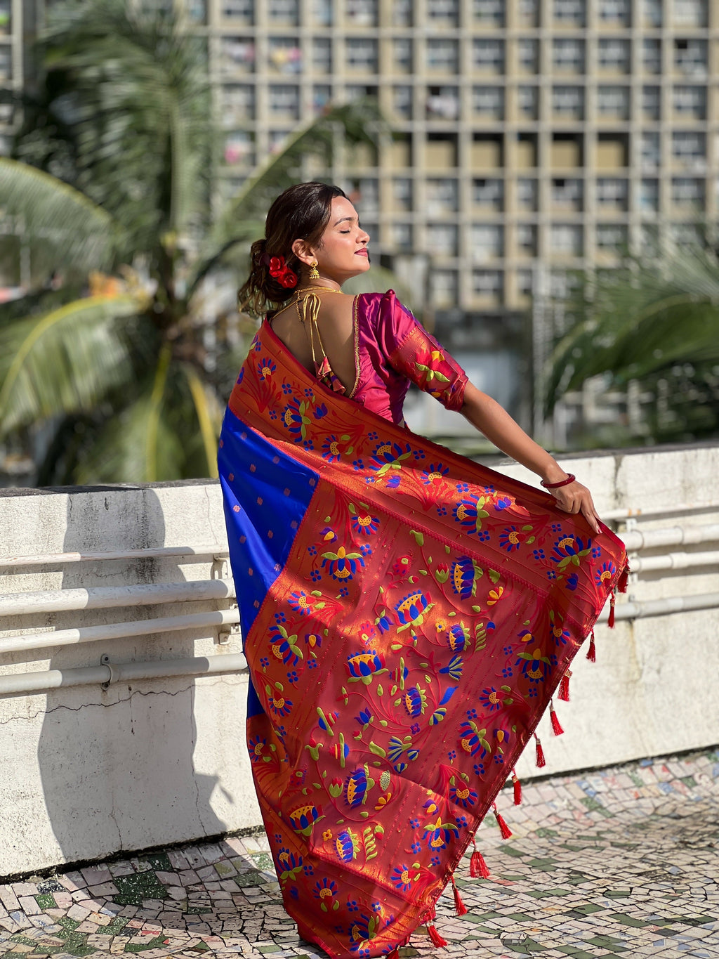 Vedant Vastram Soft Litchi Silk Paithani Jacquard Saree - Blue