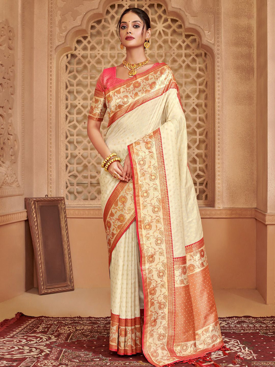 Anaita Off White Silk Saree With Blouse Piece