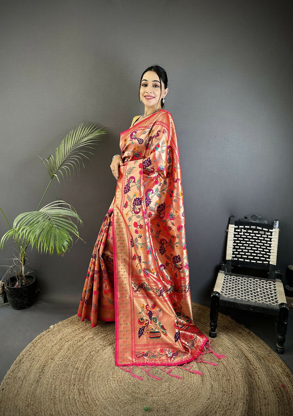 Joban Fashion Reddish Pink Peacocks Flowers & Leaves Soft Silk Paithani Saree