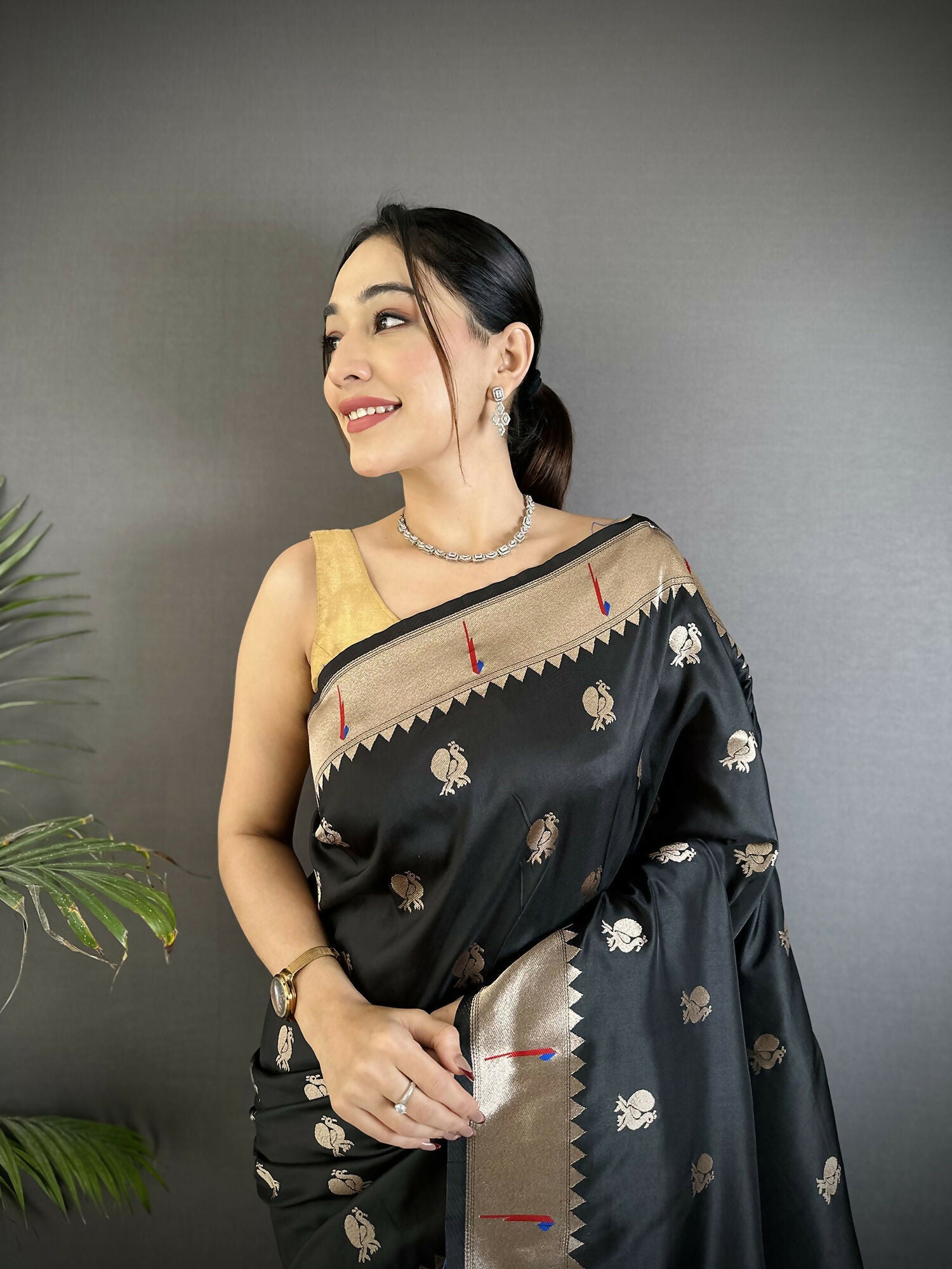 Joban Fashion Black Peacock & Floral Motifs Soft Silk Kanchipuram Saree