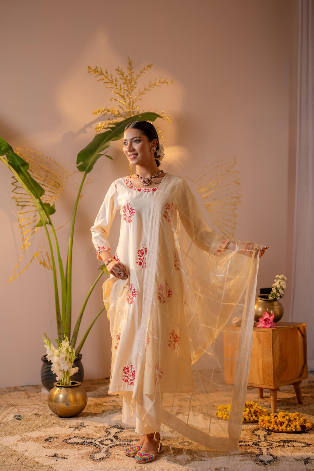 Juniper Ivory Coral Blossom Printed Kurta Pant And Dupatta Set