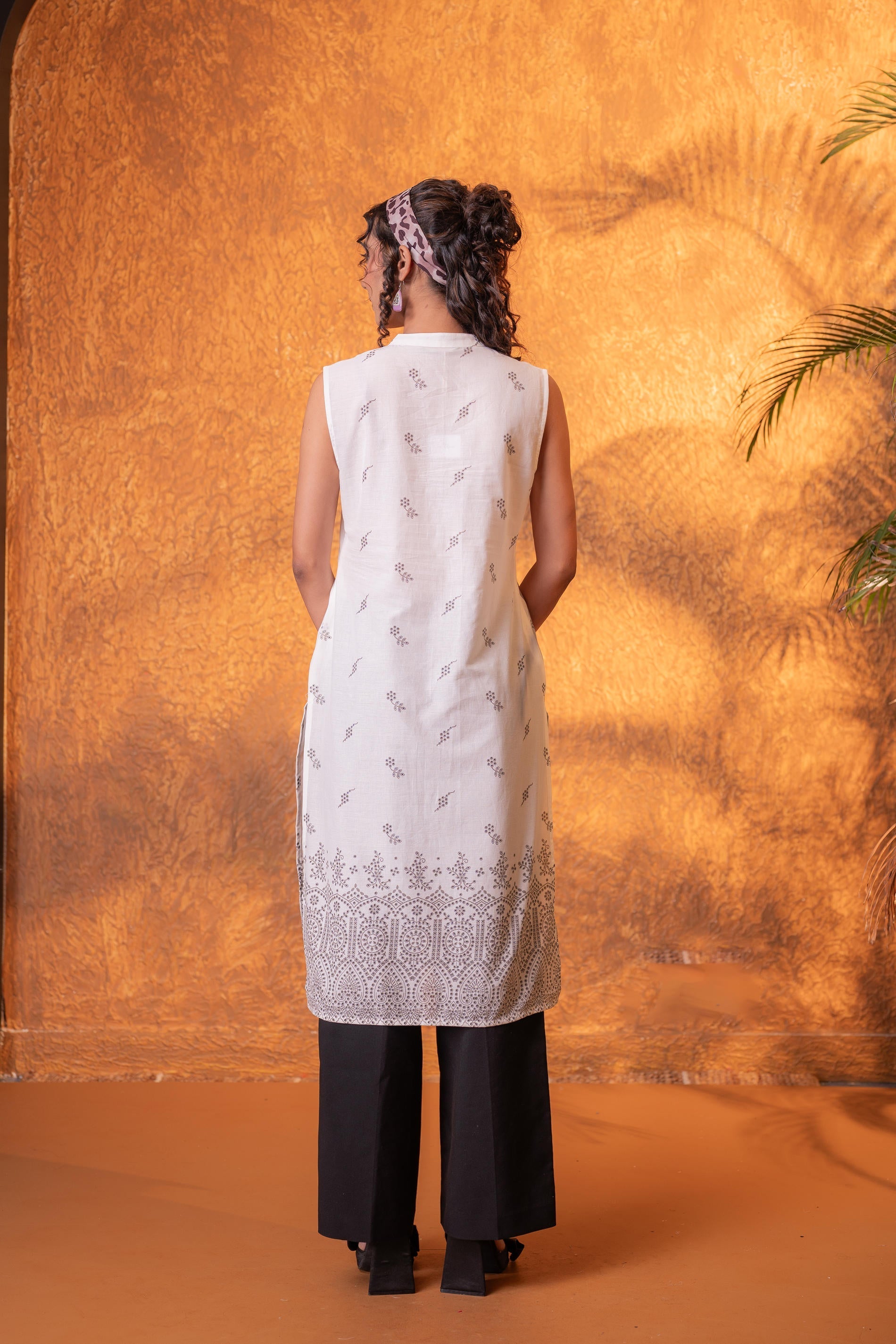 Juniper Black & White Bloom Border Kurta