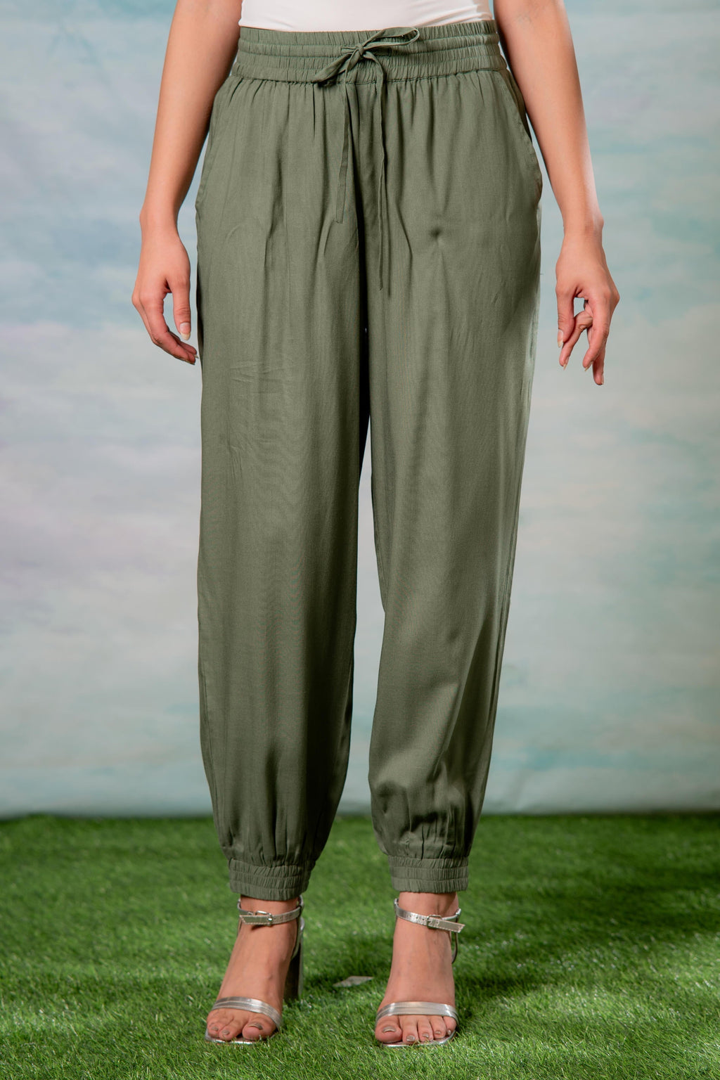 Juniper Lamora Women? Olive Green Drawstring Jogger Pants