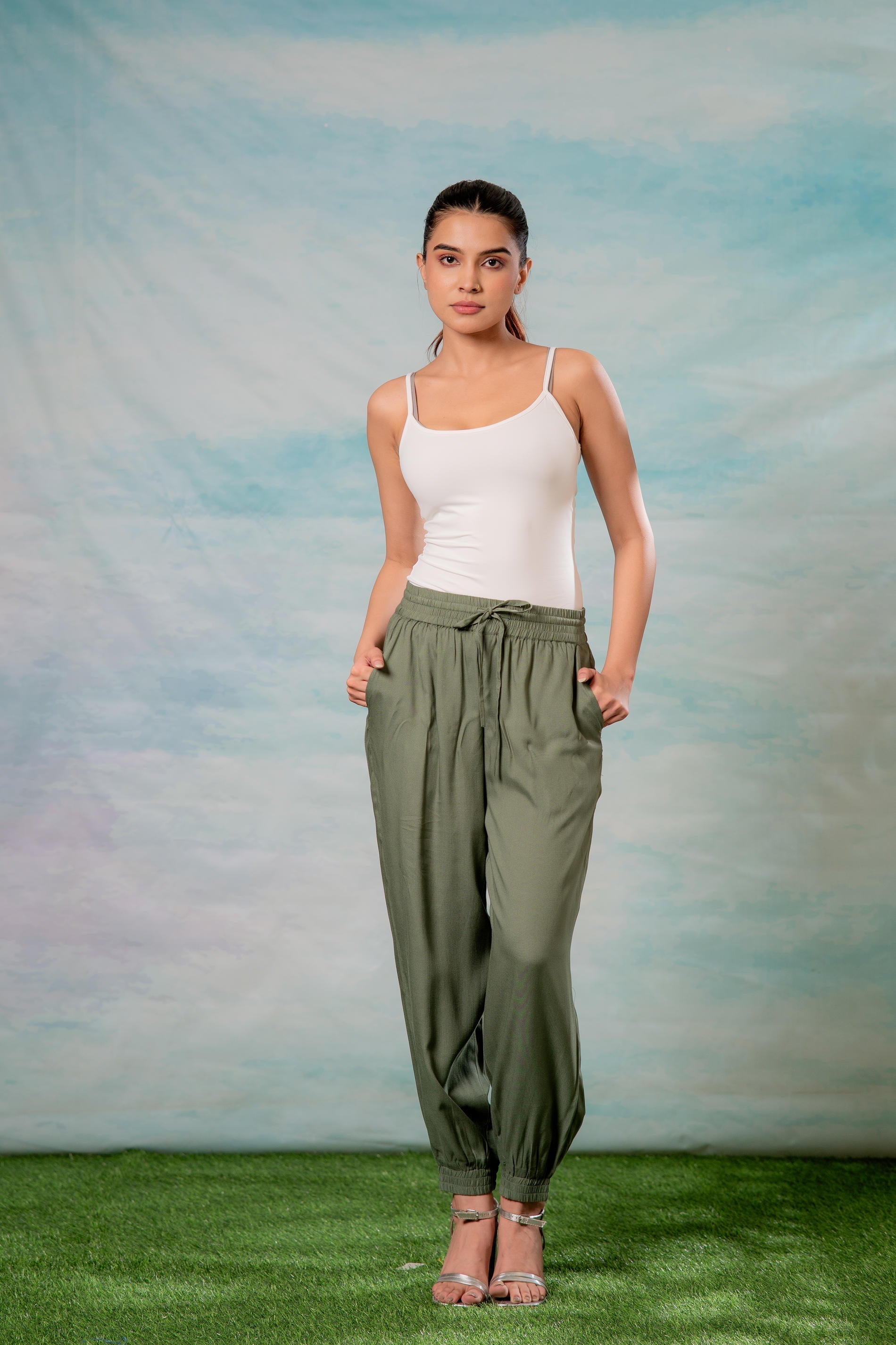 Juniper Lamora Women? Olive Green Drawstring Jogger Pants