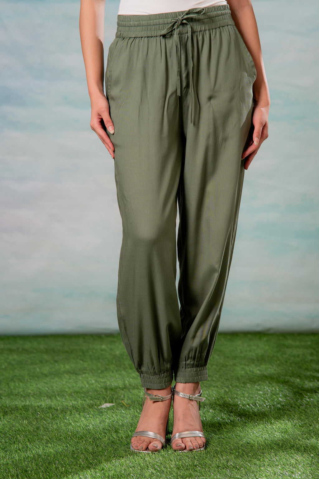 Juniper Lamora Women? Olive Green Drawstring Jogger Pants