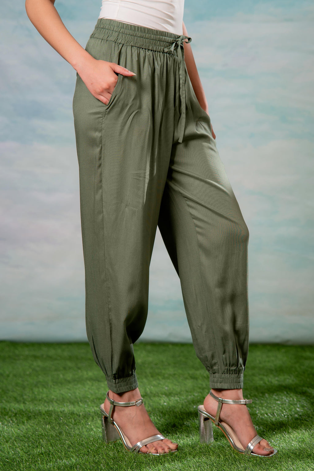 Juniper Lamora Women? Olive Green Drawstring Jogger Pants