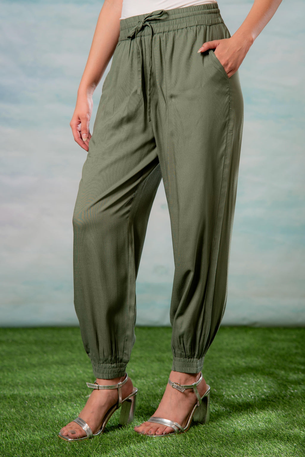 Juniper Lamora Women? Olive Green Drawstring Jogger Pants
