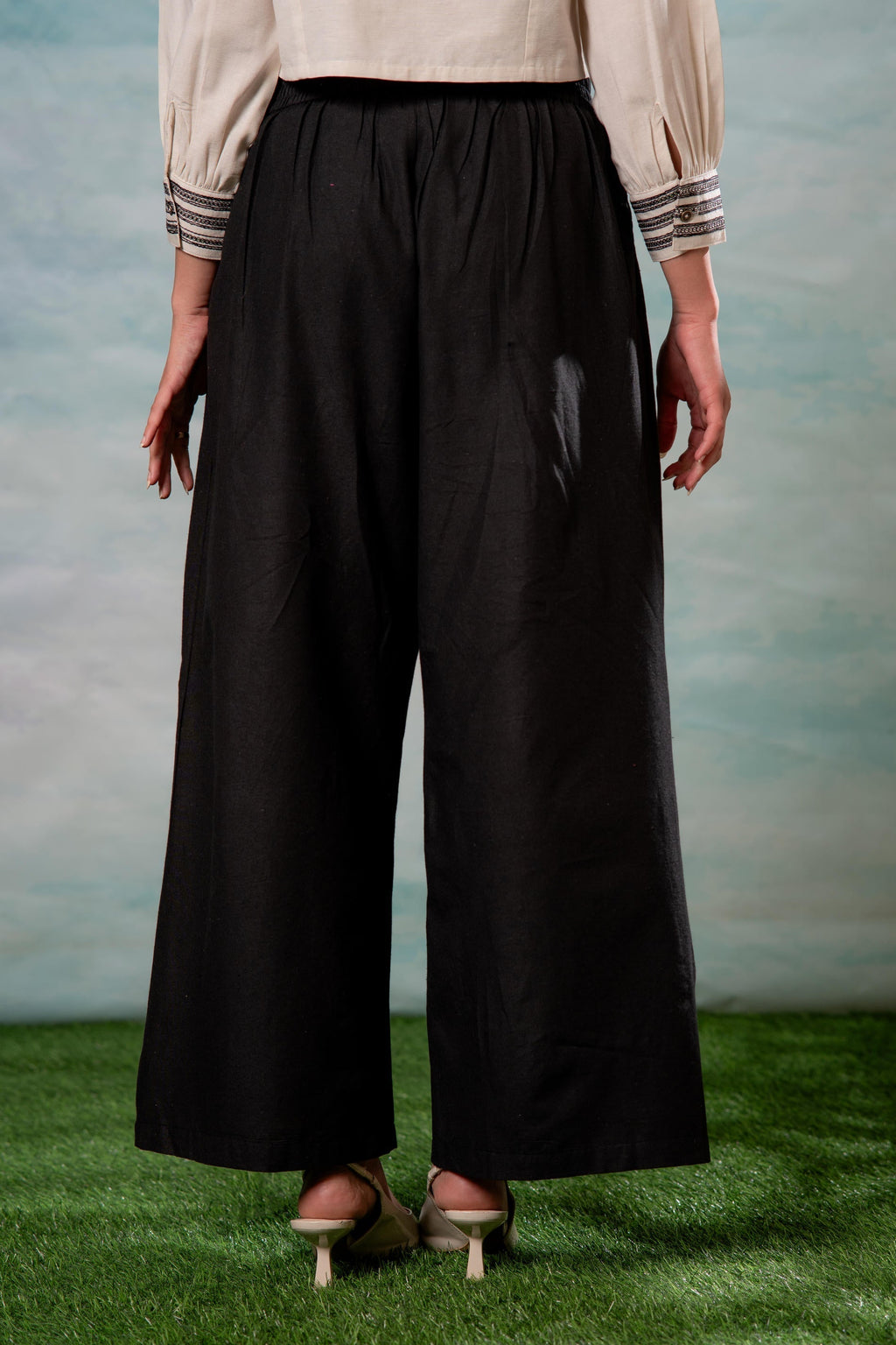 Juniper Lamora Women? Black Wide-Leg Drawstring Palazzo Pants