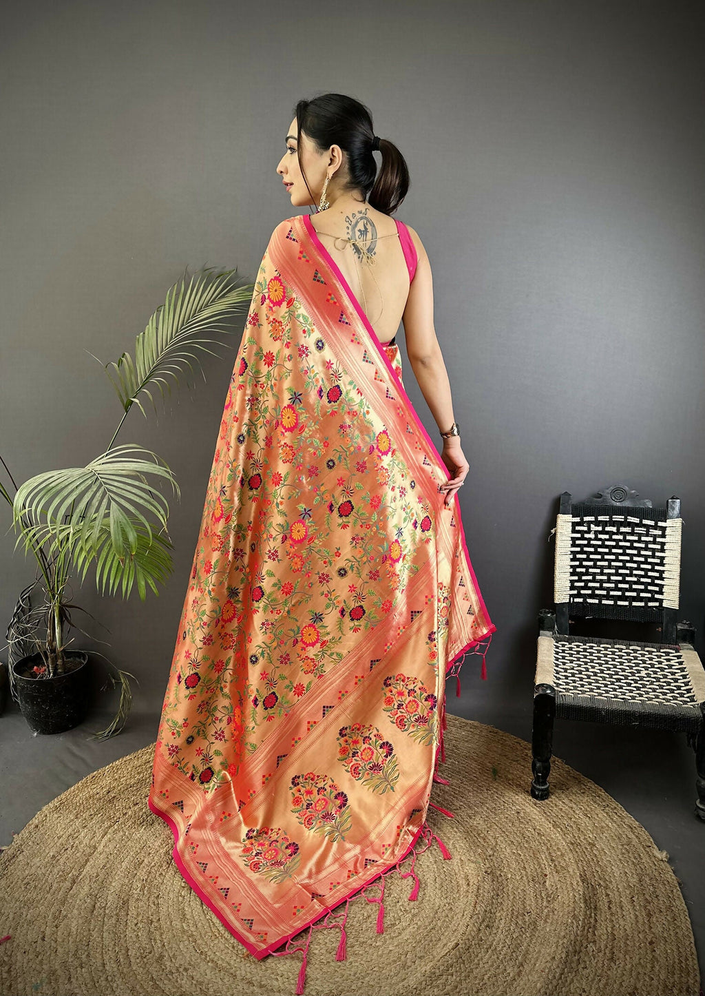 Joban Fashion Peach Floral & Leaf Motifs Soft Silk Paithani Saree