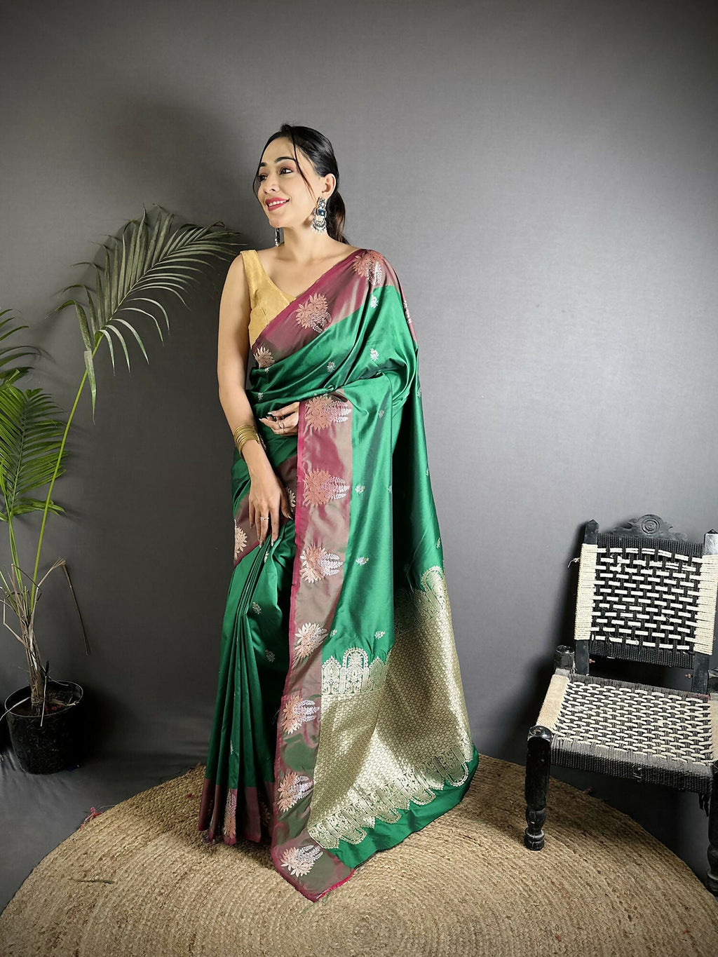 Joban Fashion Green Small Butti Soft Silk Banarasi Saree