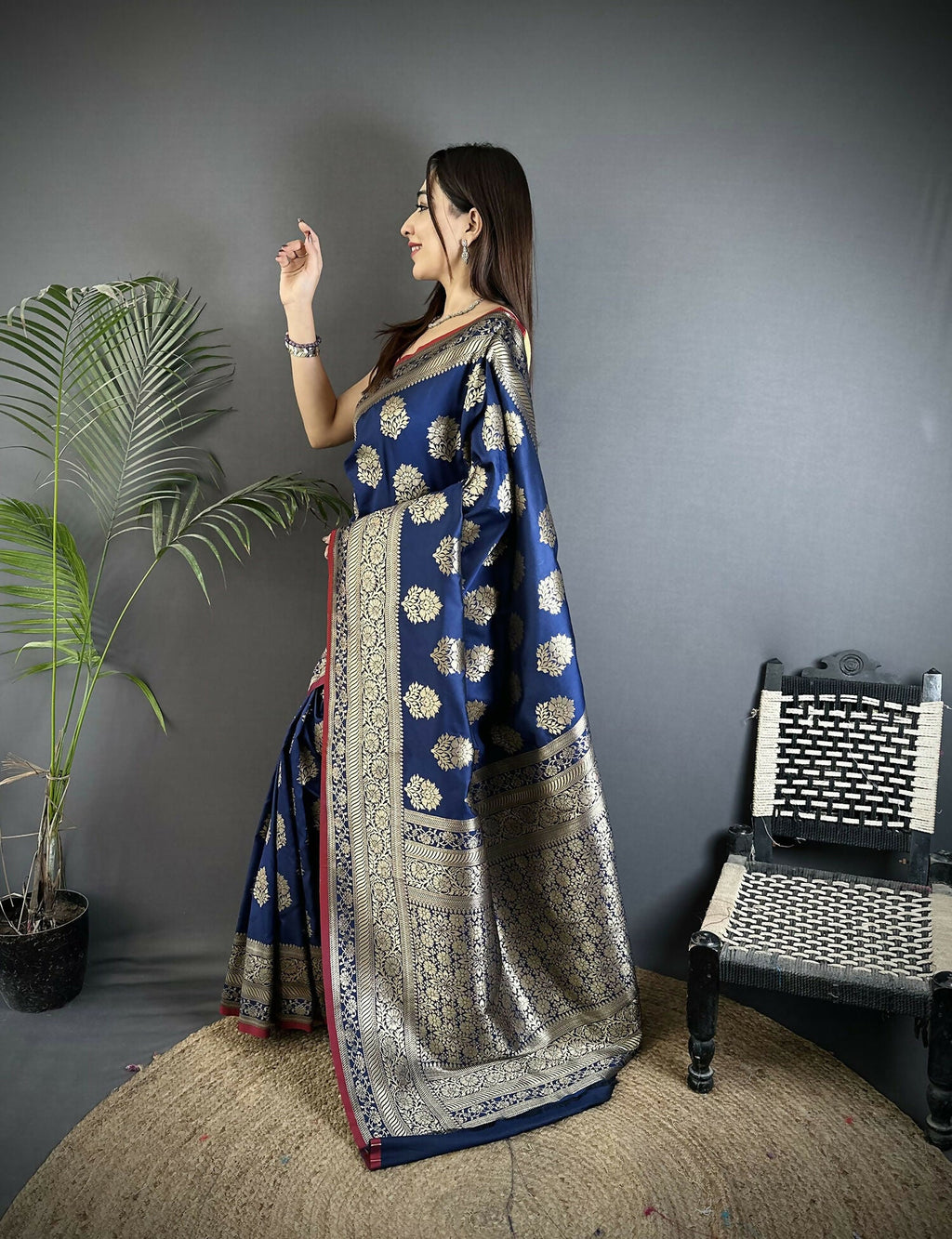 Joban Fashion Navy Blue Ethnic Floral Motifs Soft Lichi Silk Banarasi Saree