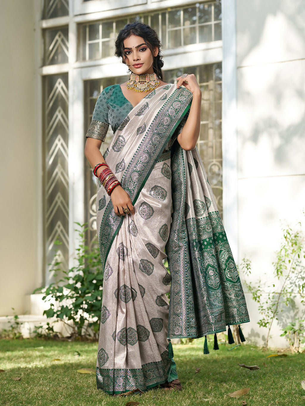 Shree Shyam Fashion Cream With Dark Green Silk Blend Saree