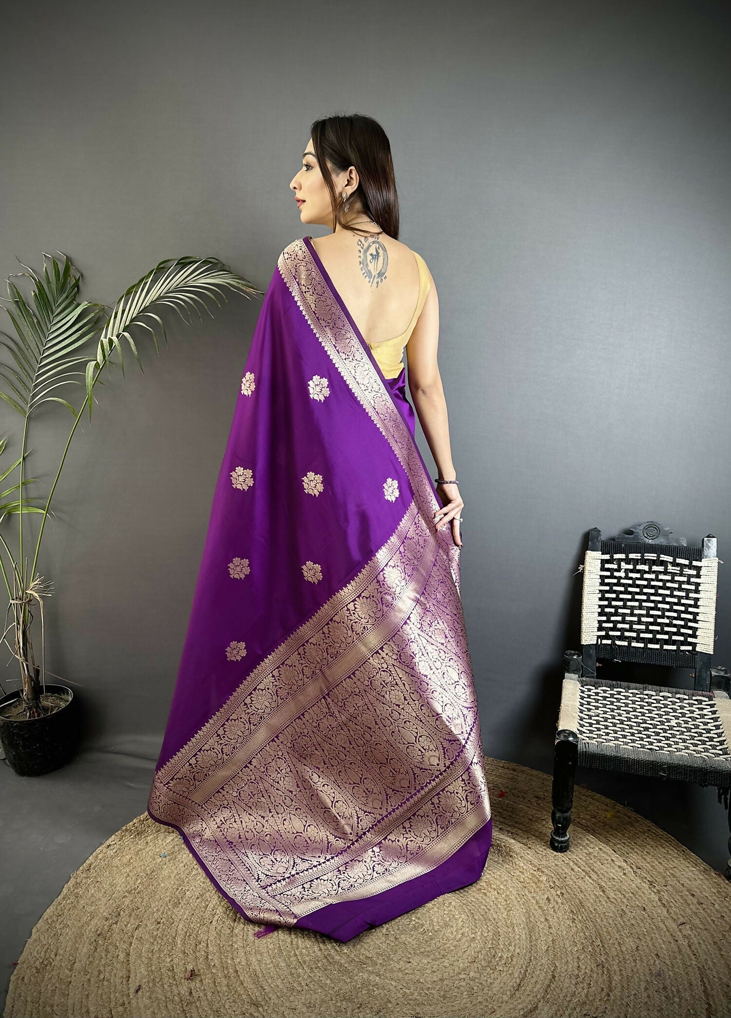 Joban Fashion Purple Floral Jacquard Woven Design Cotton Silk Banarasi Silk Saree