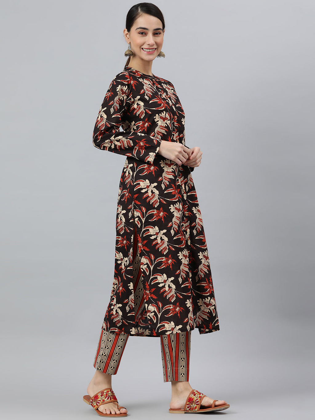 Janasya Women's Black Cotton Botanical Print Kurta With Pant And Dupatta