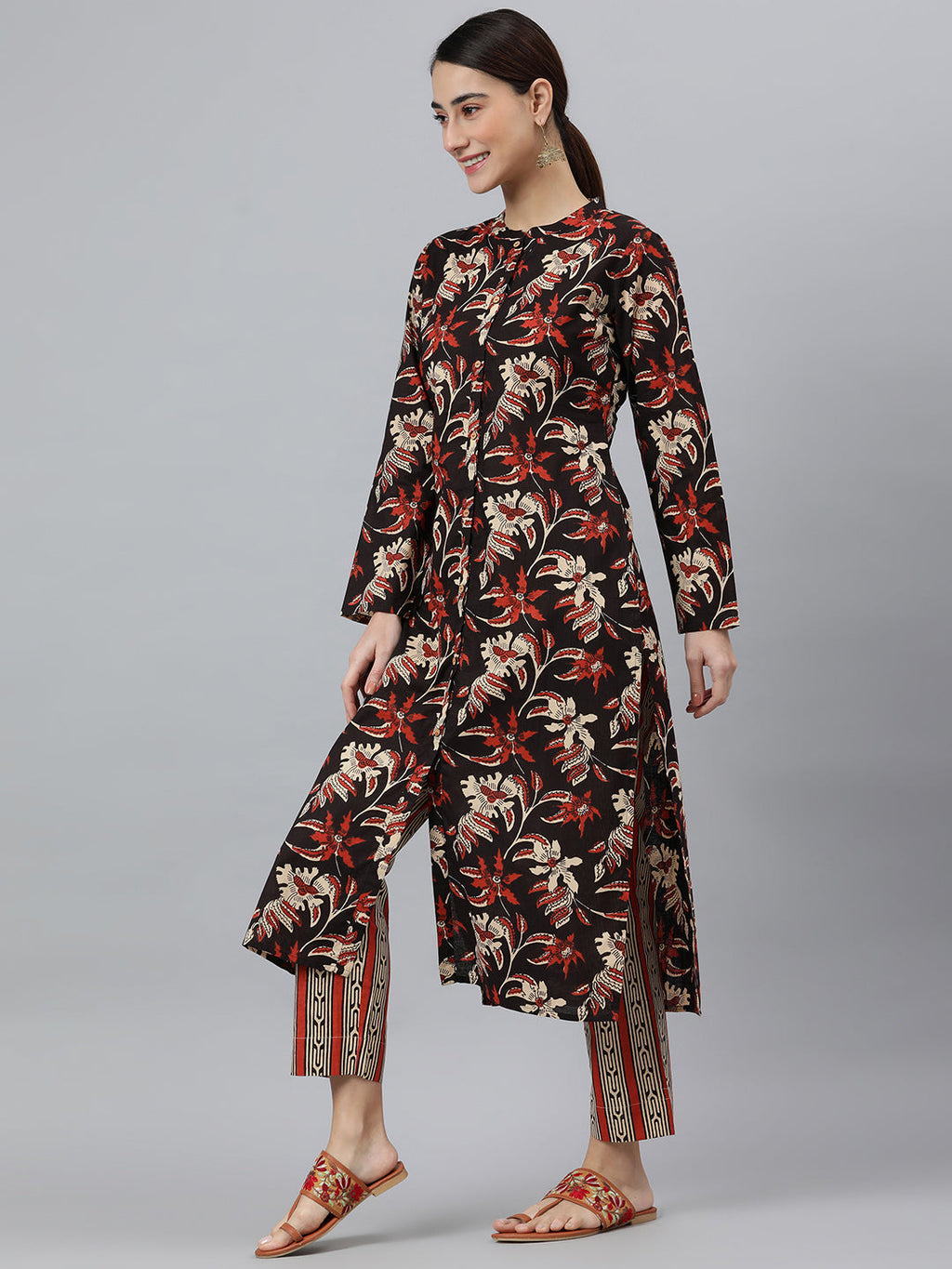 Janasya Women's Black Cotton Botanical Print Kurta With Pant And Dupatta