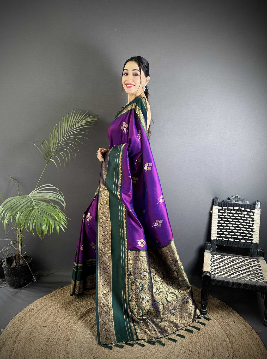 Sonakshi Women'S Purple Premium Soft Silk Zari Woven Traditional Saree With Blouse