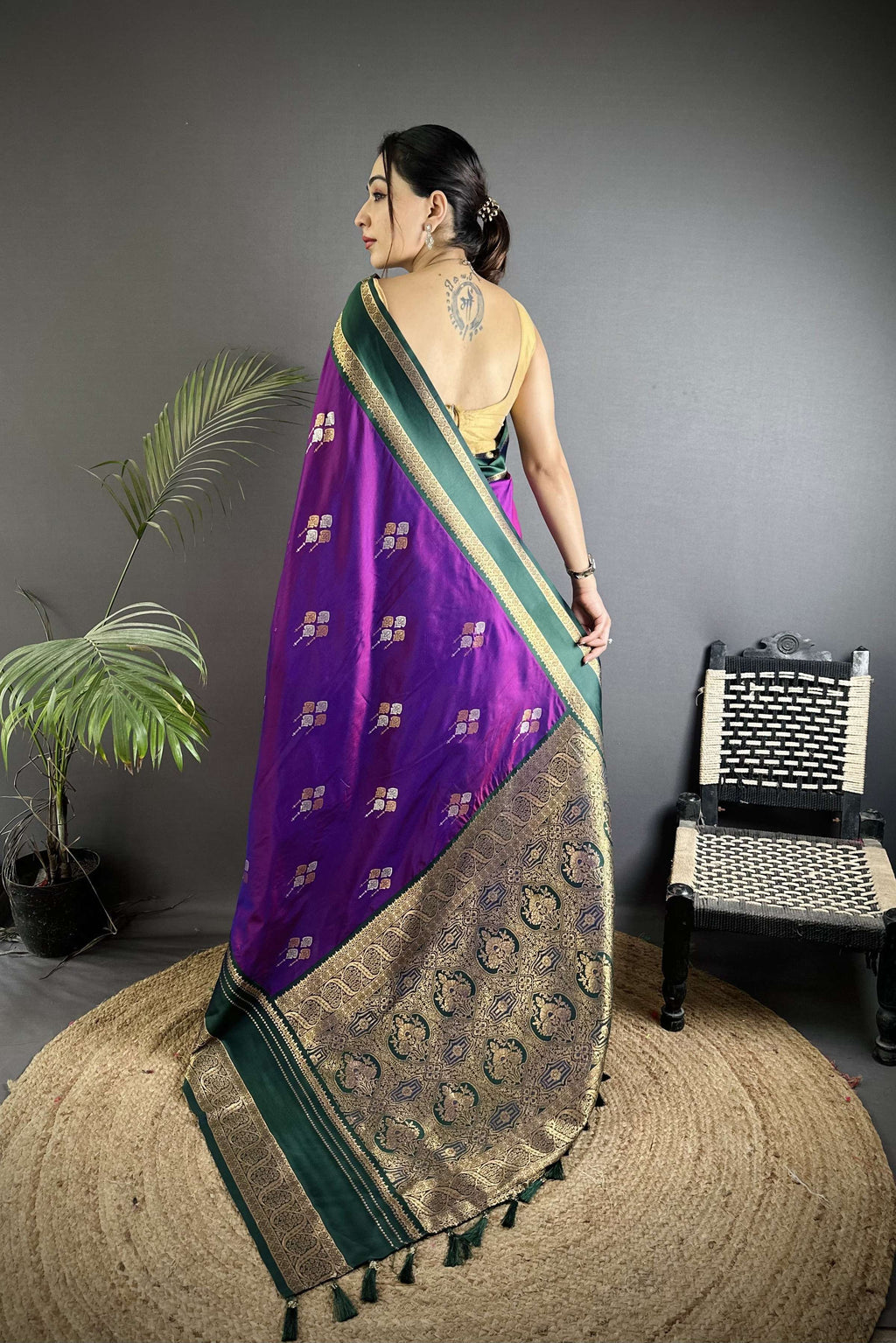Sonakshi Women'S Purple Premium Soft Silk Zari Woven Traditional Saree With Blouse