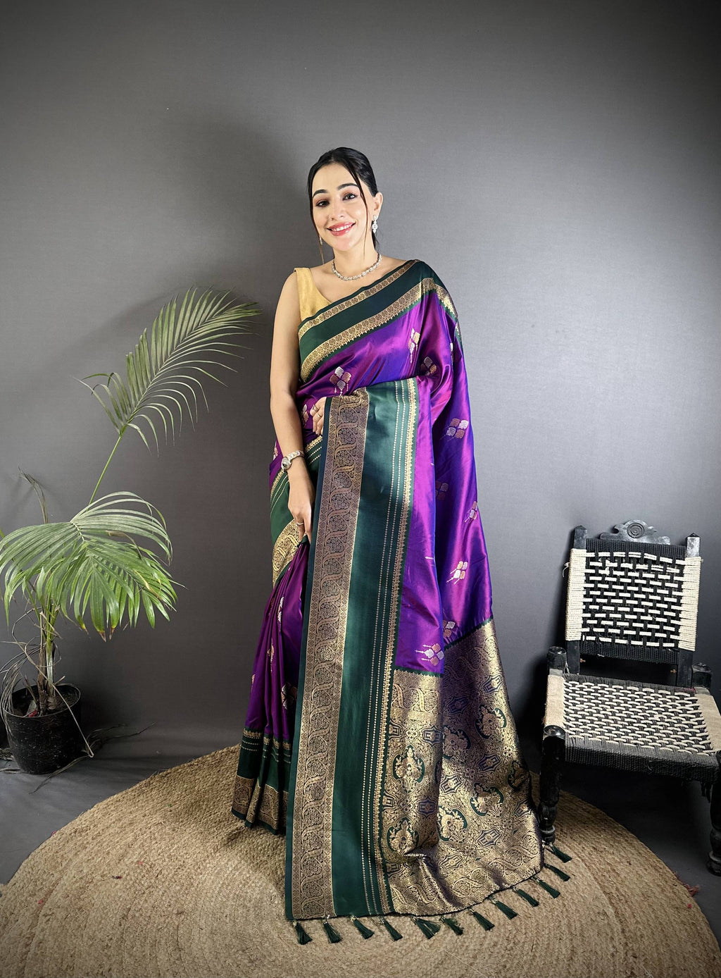 Sonakshi Women'S Purple Premium Soft Silk Zari Woven Traditional Saree With Blouse