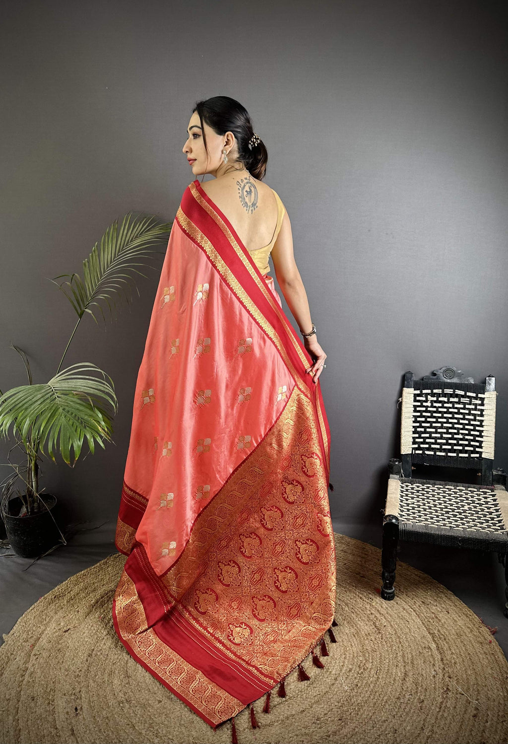 Sonakshi Women'S Gajri Premium Soft Silk Zari Woven Traditional Saree With Blouse