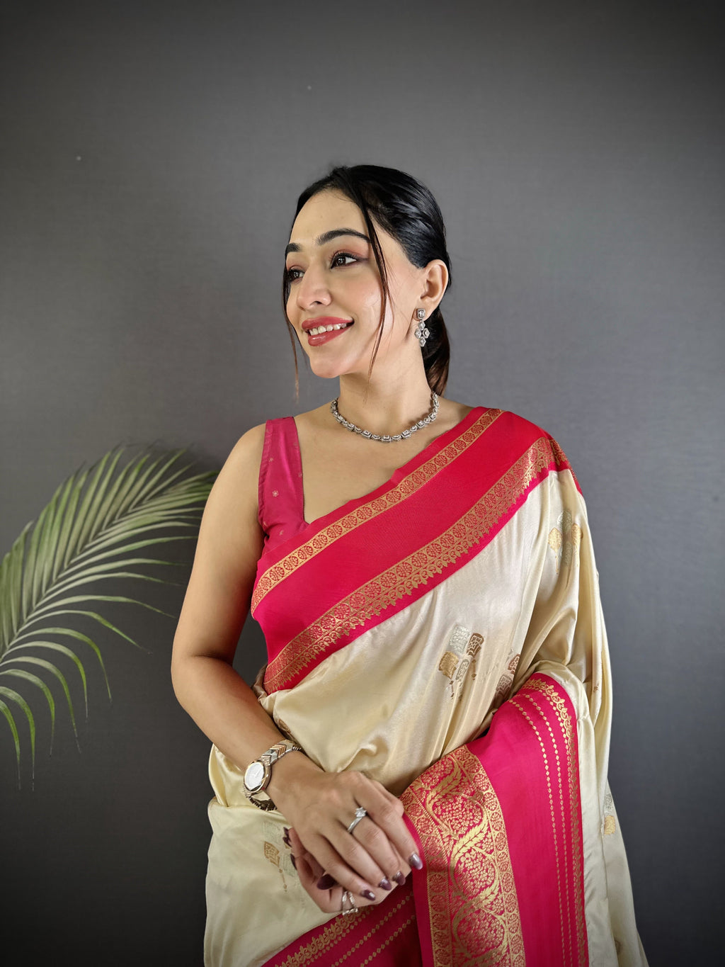 Sonakshi Women'S Offwhite Premium Soft Silk Zari Woven Traditional Saree With Blouse