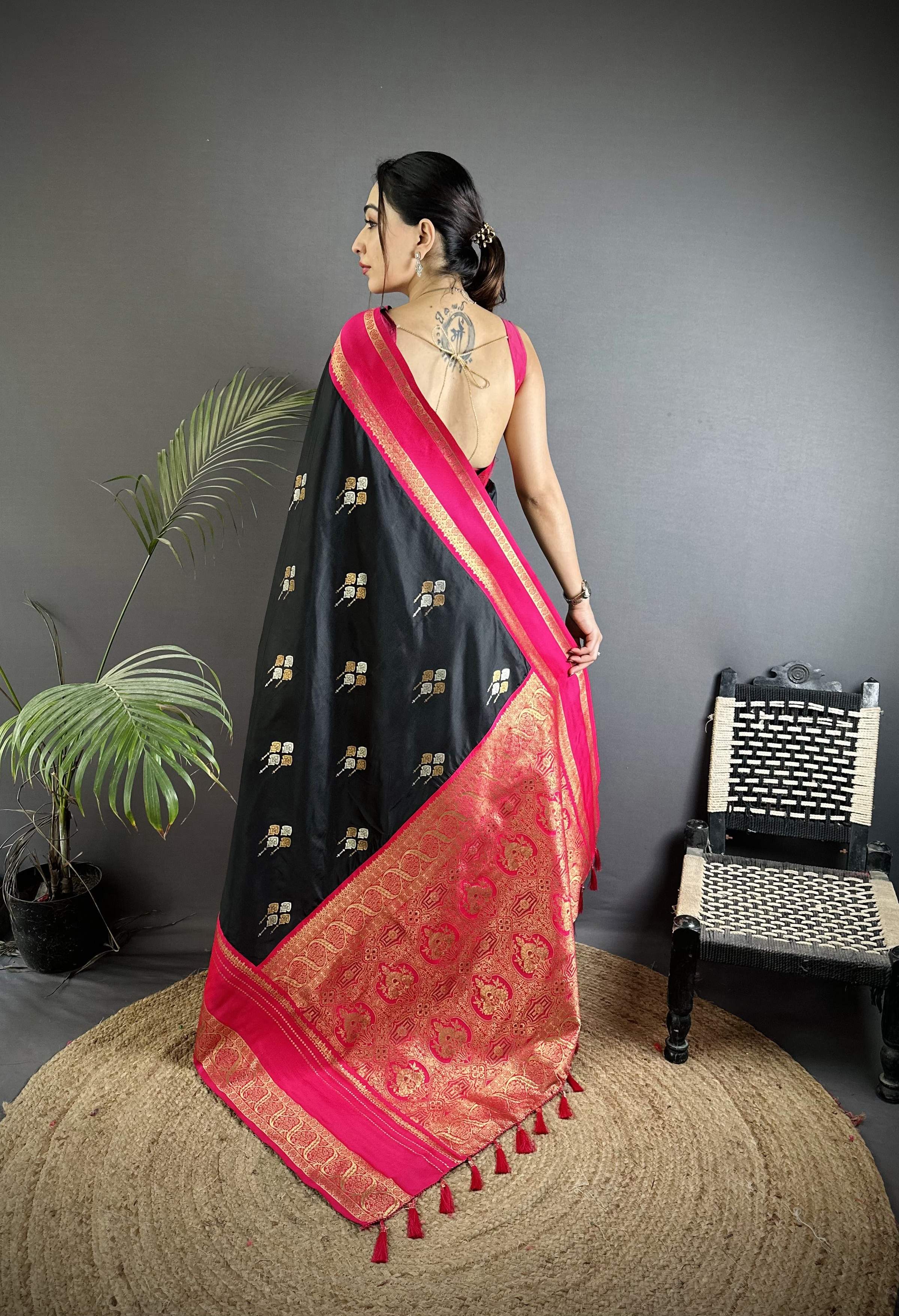 Sonakshi Women'S Black Premium Soft Silk Zari Woven Traditional Saree With Blouse