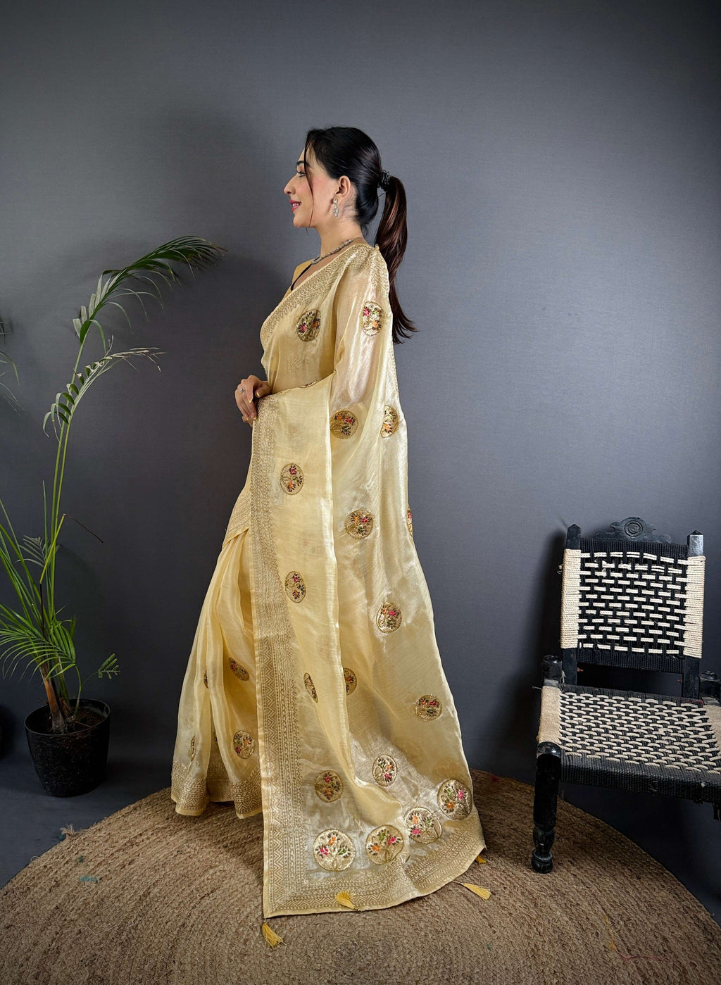 Sonakshi Women'S Chandan Pure Organza Silk With Attractive Embroidery Work Traditional Saree With Blouse