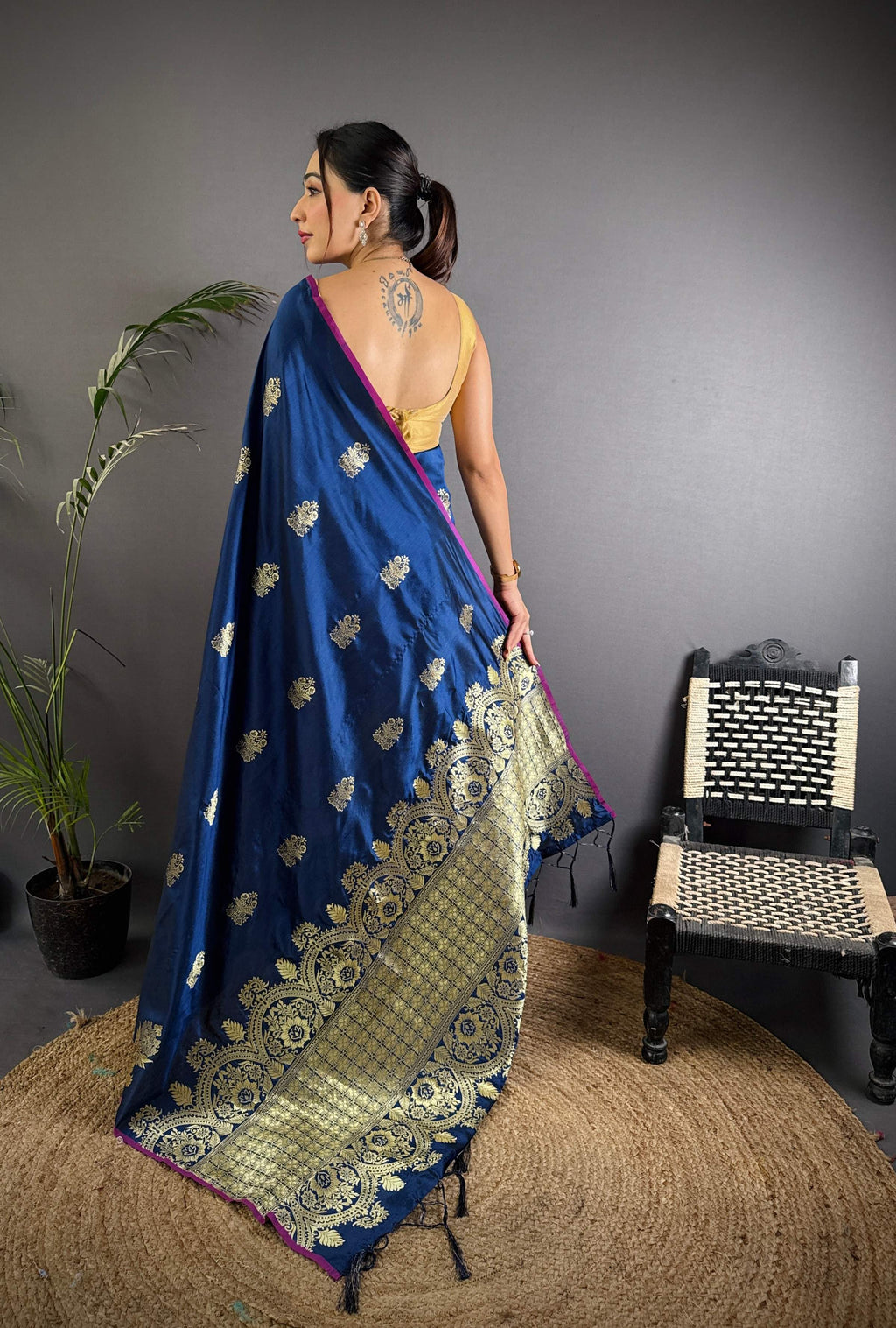 Sonakshi Women'S Blue Pure Lichi Silk With Weaving Zari Traditional Saree With Blouse