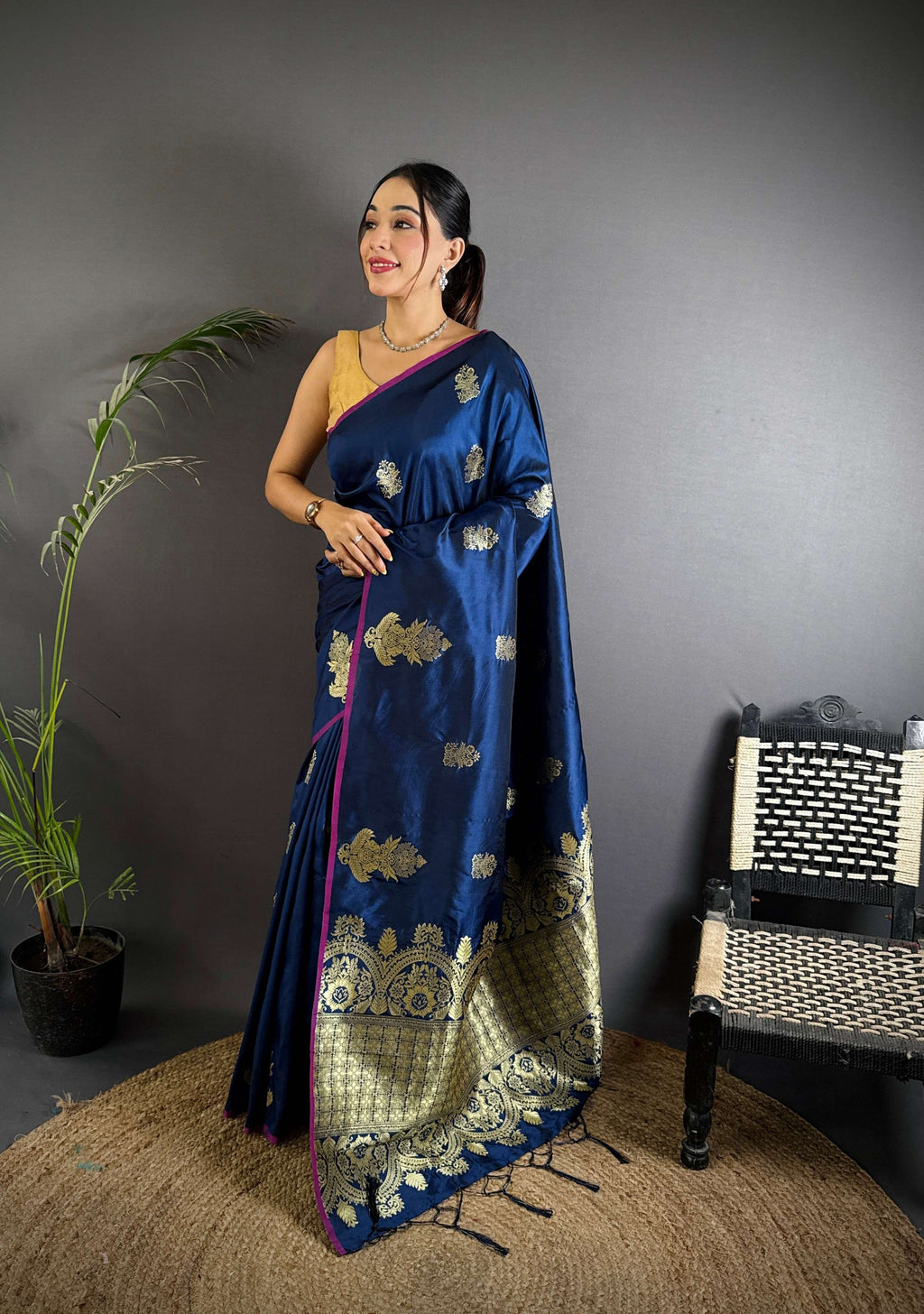Sonakshi Women'S Blue Pure Lichi Silk With Weaving Zari Traditional Saree With Blouse
