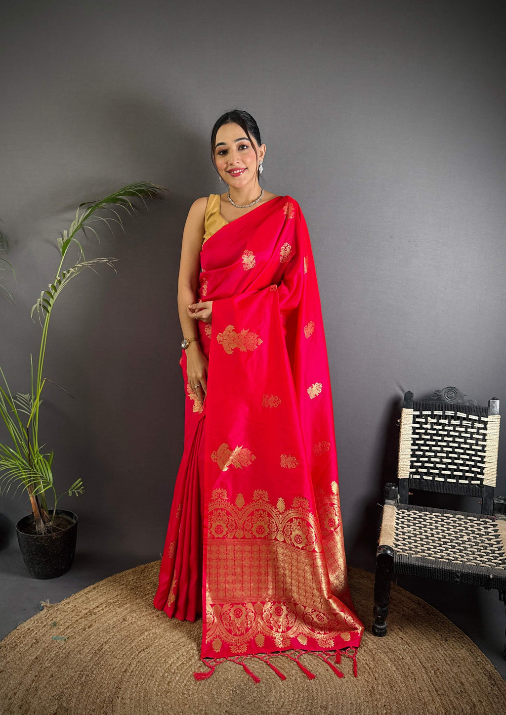 Sonakshi Women'S Ranipink Pure Lichi Silk With Weaving Zari Traditional Saree With Blouse