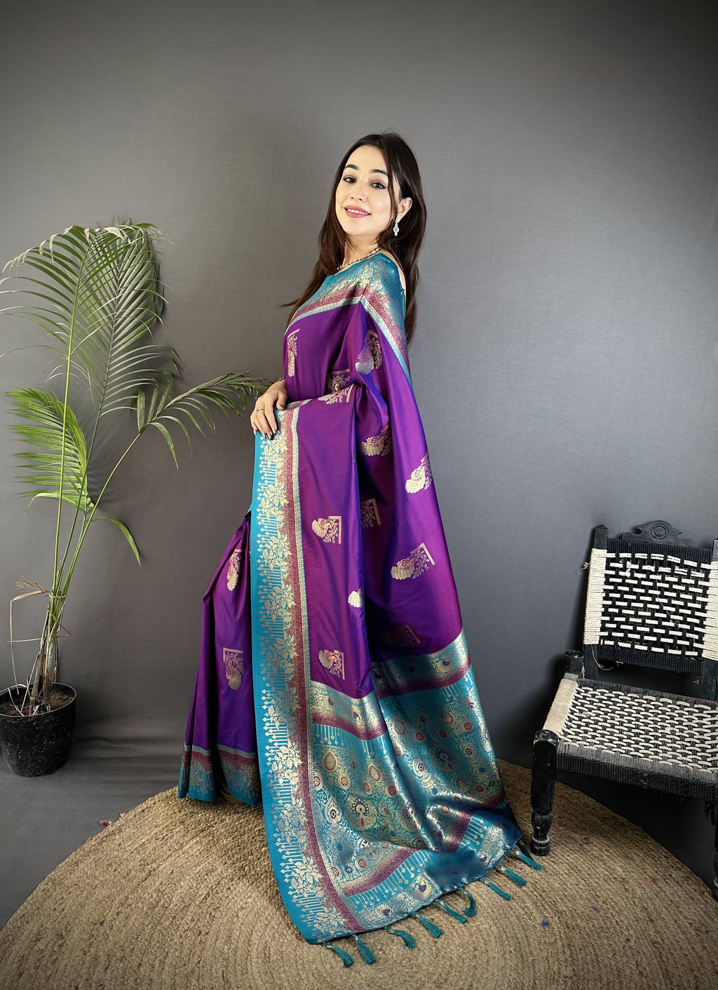 Sonakshi Women'S Blue Pure Soft Banarasi Silk With Contrast Weaving Border And Pallu Traditional Saree With Blouse