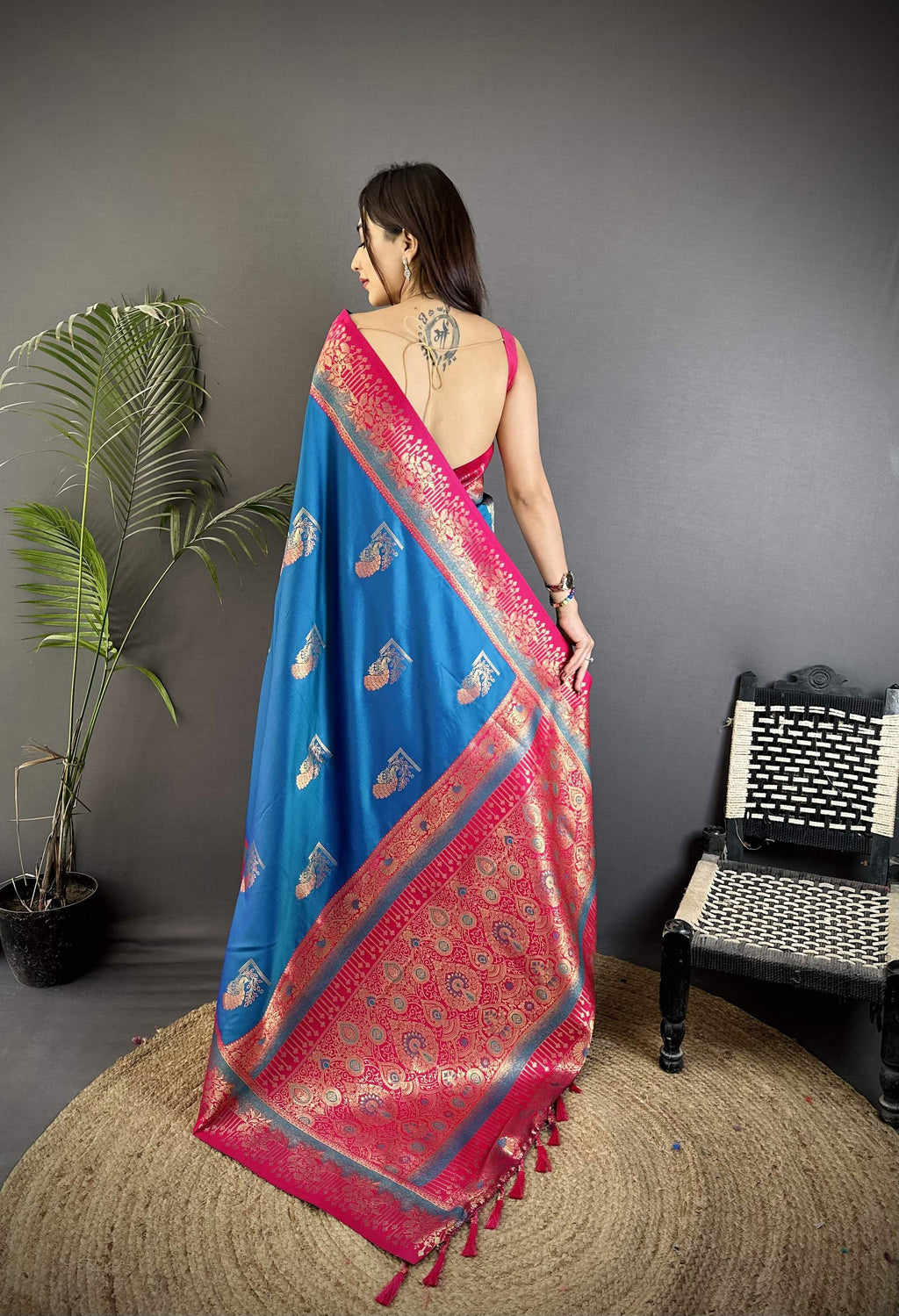 Sonakshi Women'S Morepank Pure Soft Banarasi Silk With Contrast Weaving Border And Pallu Traditional Saree With Blouse