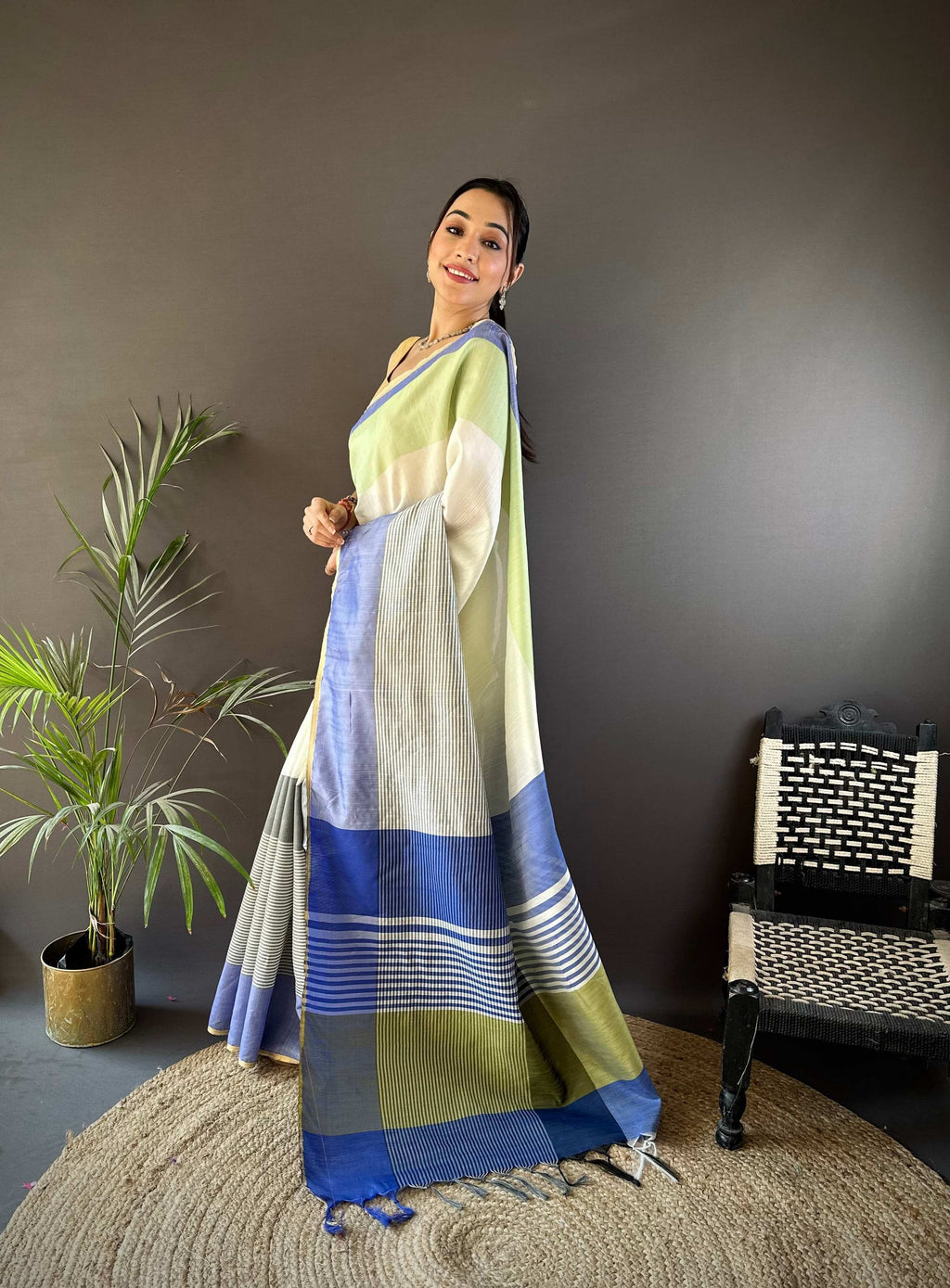Sonakshi Women's White Raw Silk Khadi & Zari Weaving Traditional Saree with Blouse