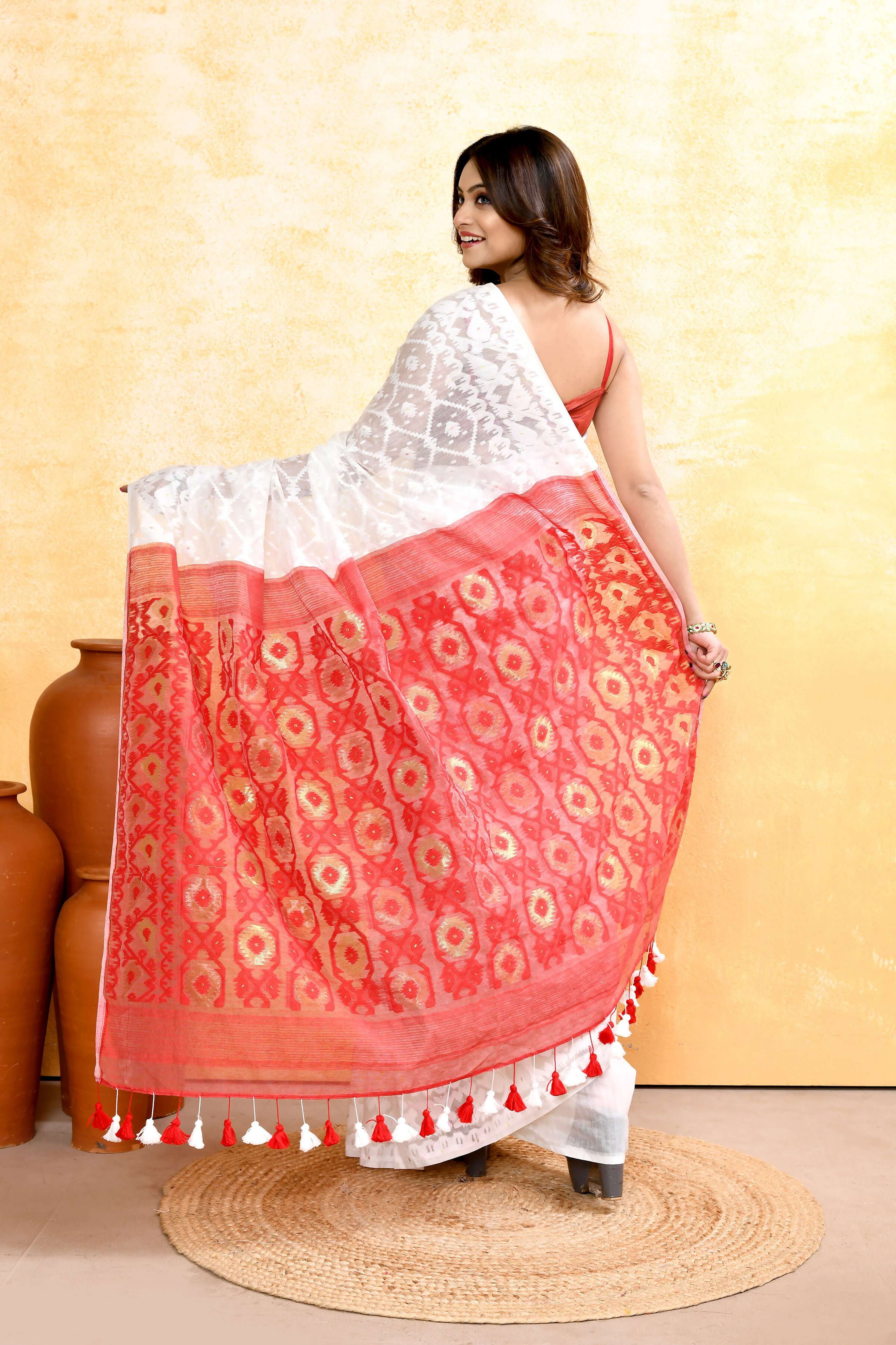 Piyari Fashion Women's White Embellished Cotton Blend Jamdani Saree