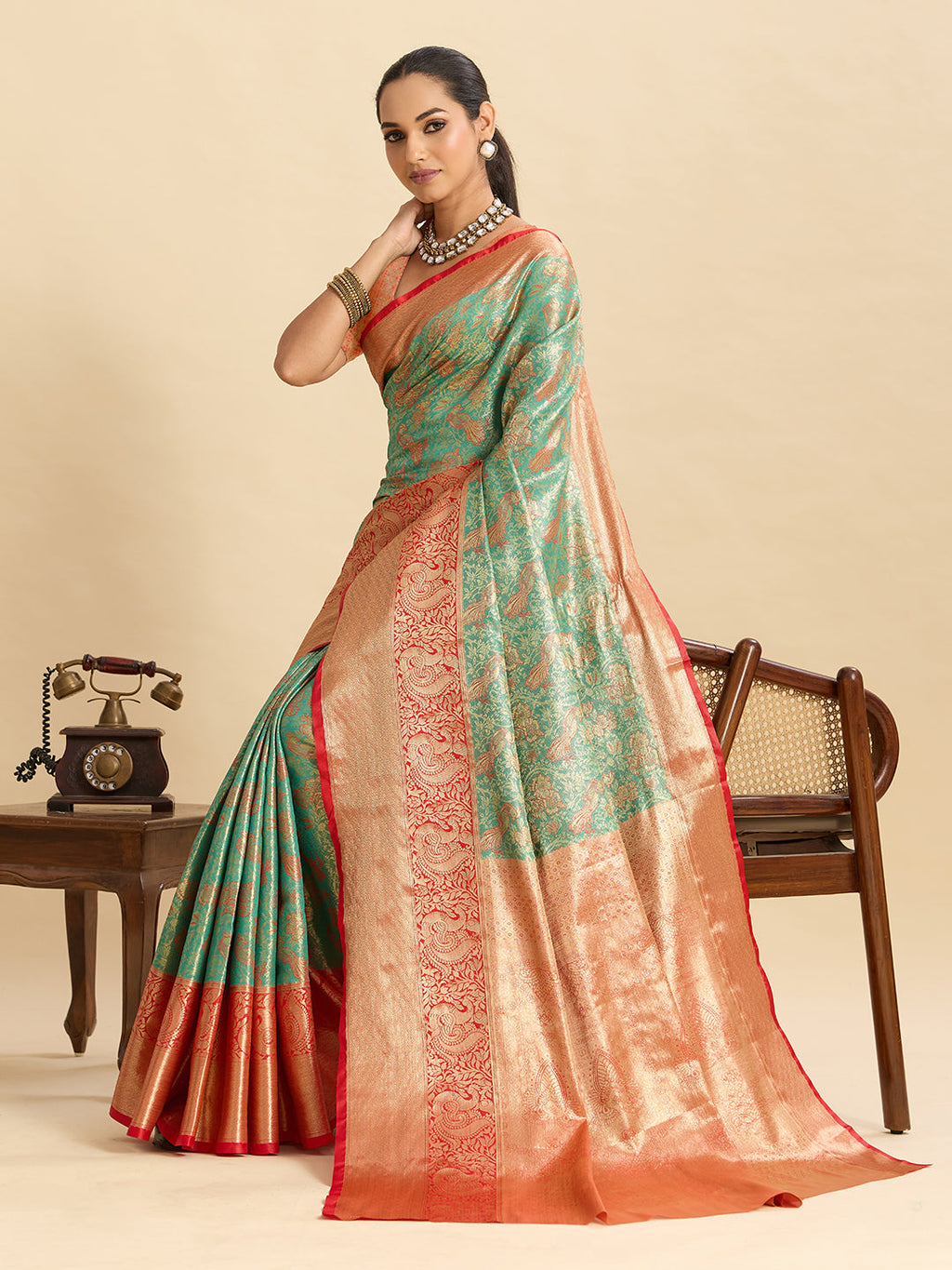 Vedant Vastram Soft Litchi Silk Kanjeevaram Silk Jacquard Saree - Green