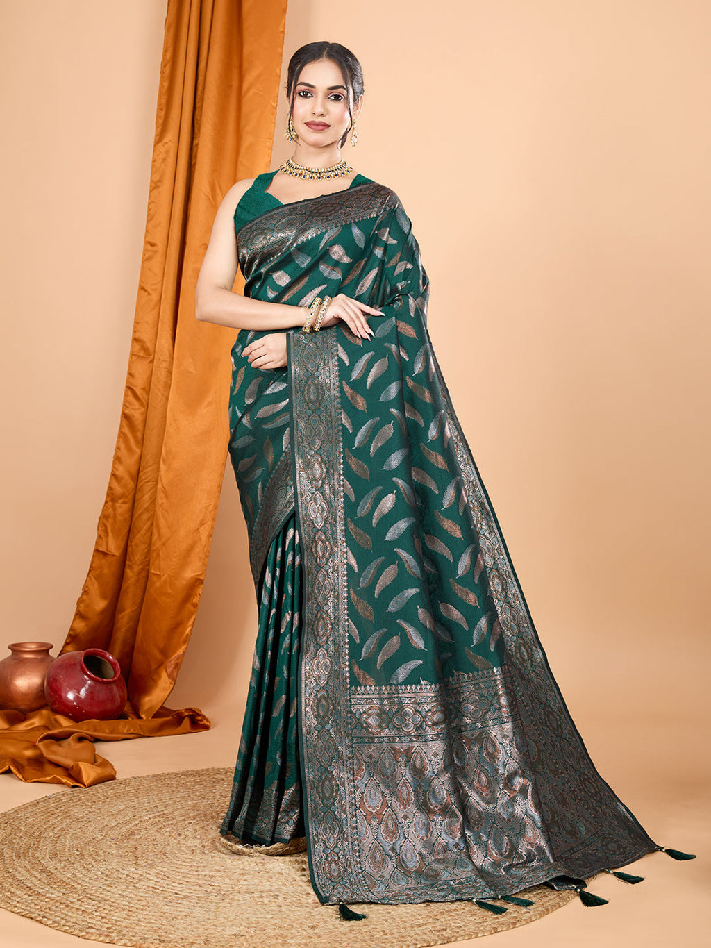 Vedant Vastram Soft Litchi Silk Banarasi Silk Jacquard Saree - Green