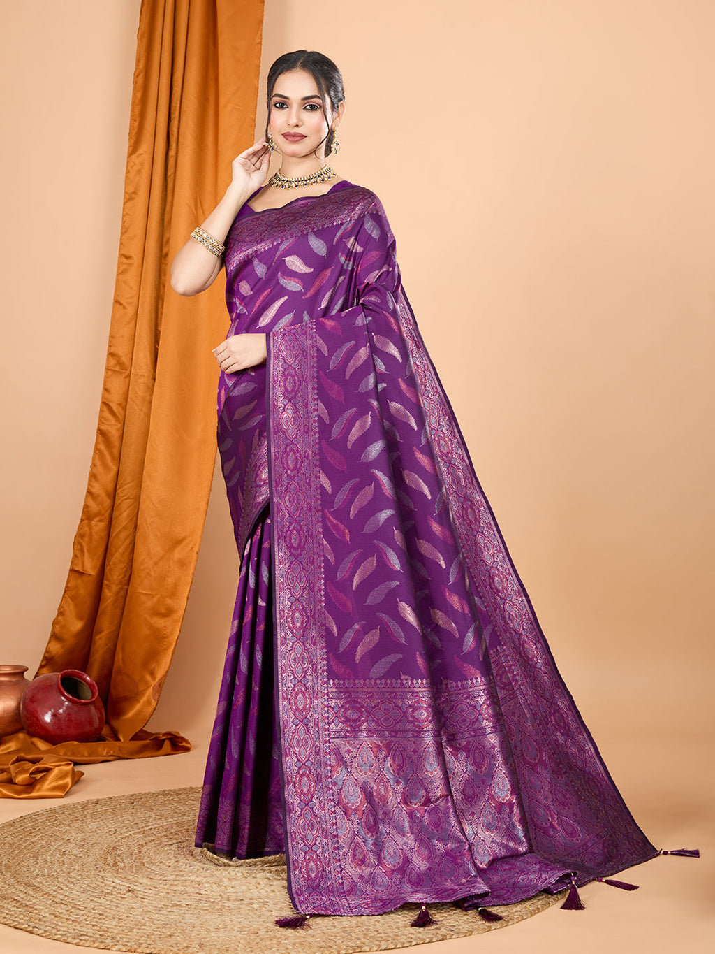 Vedant Vastram Soft Litchi Silk Banarasi Silk Jacquard Saree - Wine