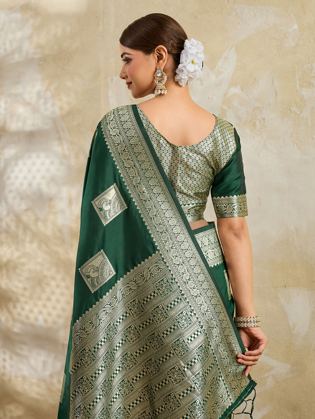 Shree Shyam Fashion Dark Green Silk Blend Saree