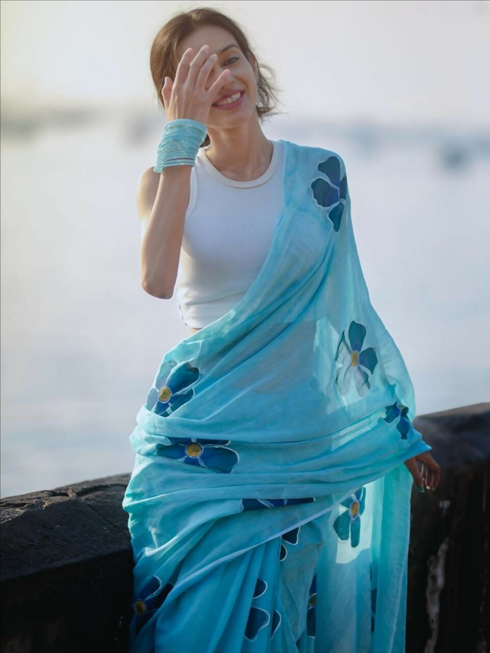 Prime Volt Women's Sky Blue Floral Digital Print Soft Linen Saree With Blouse