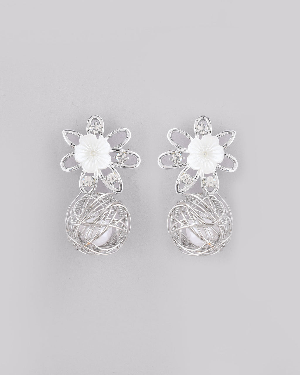 VOJ Women Silver Plated Flower Peral Studs Earrings