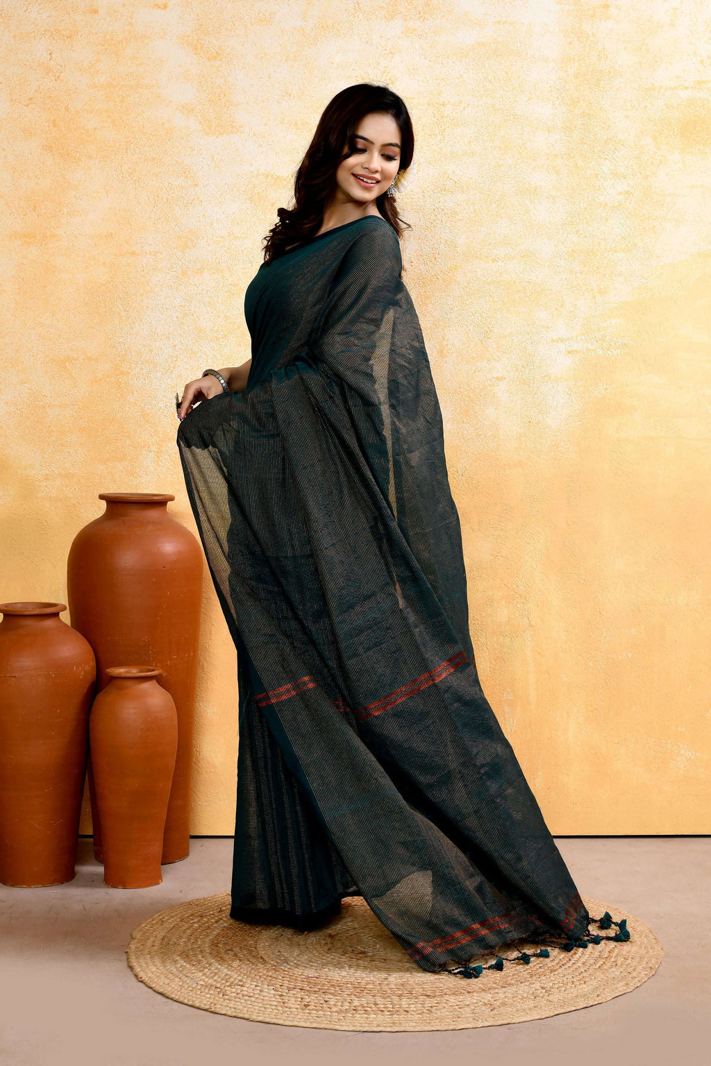 Piyari Fashion Women's Moss Green Embellished Cotton Blend Zari Check Handloom Saree