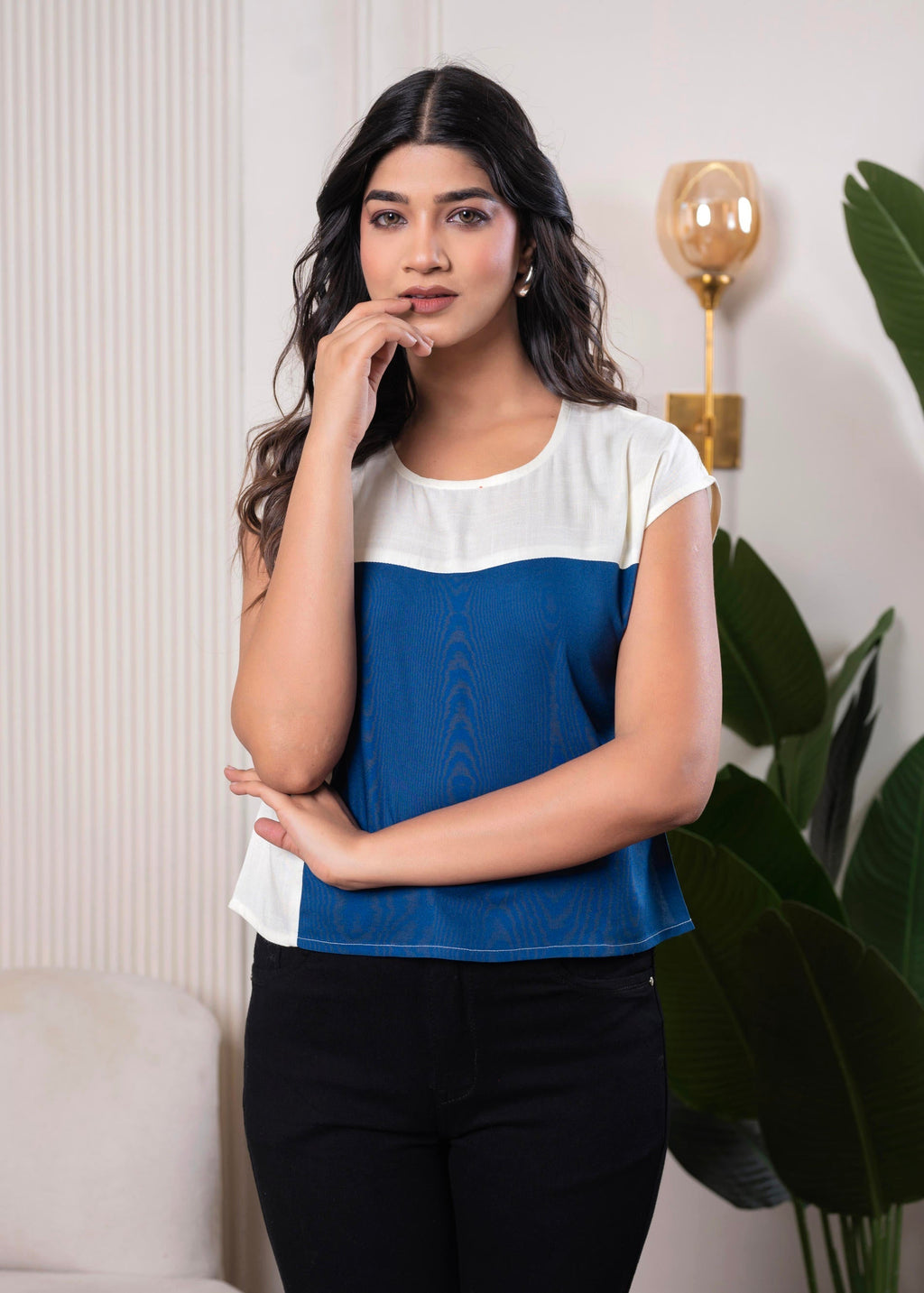 Juniper Lamora Off-White & Blue Colorblock Casual Top