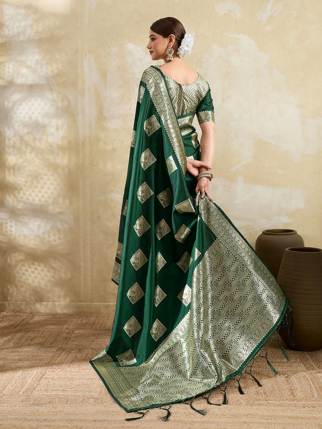 Shree Shyam Fashion Dark Green Silk Blend Saree